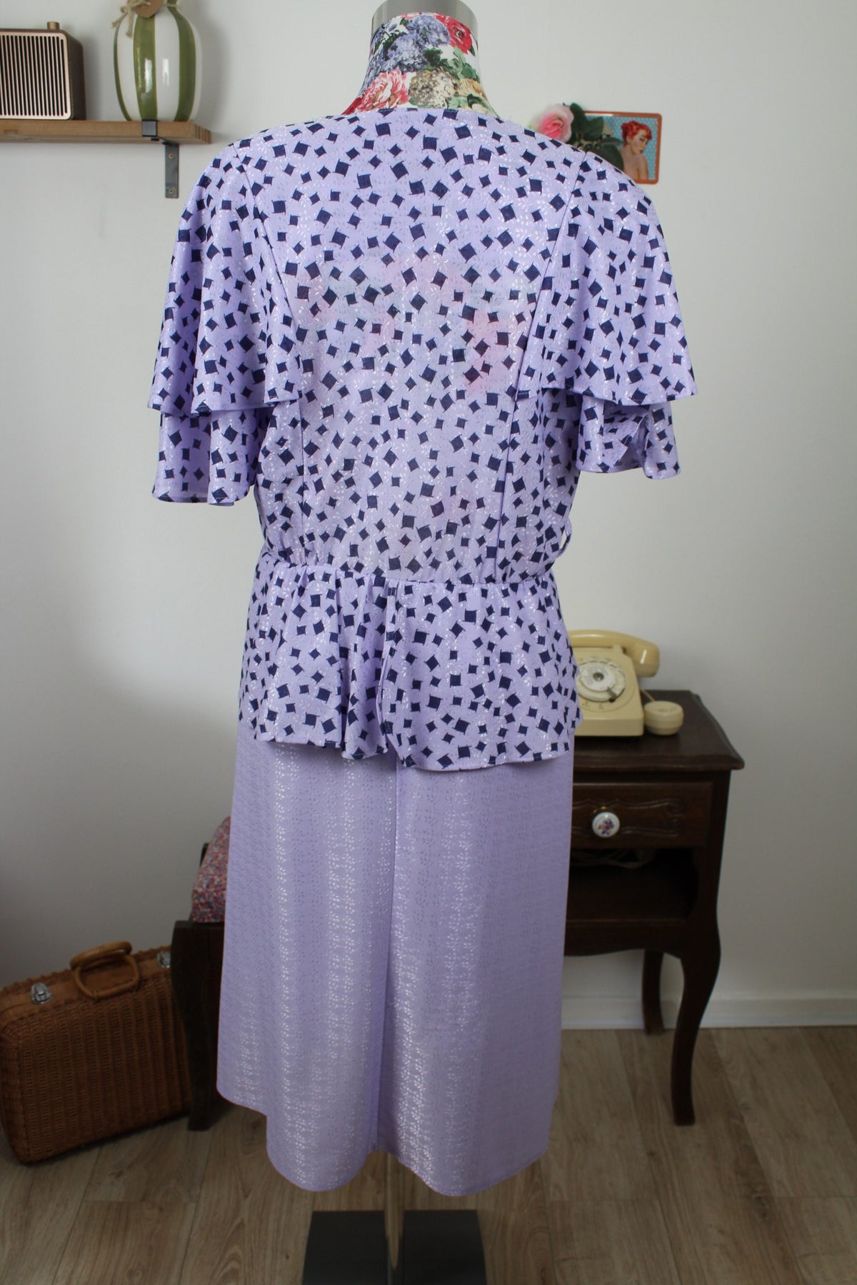 Robe vintage années 80 Shiny Paris - lilas satiné & volants romantiques - Taille 38/40