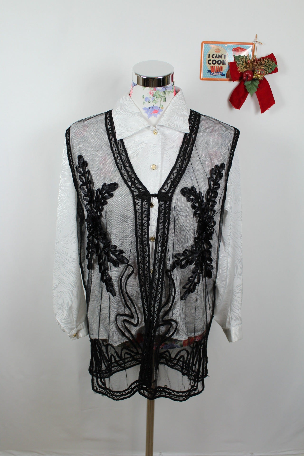 ✨Gilet noir perlé vintage 70's & fleurs en relief - fêtes & soirée esprit bohème chic✨