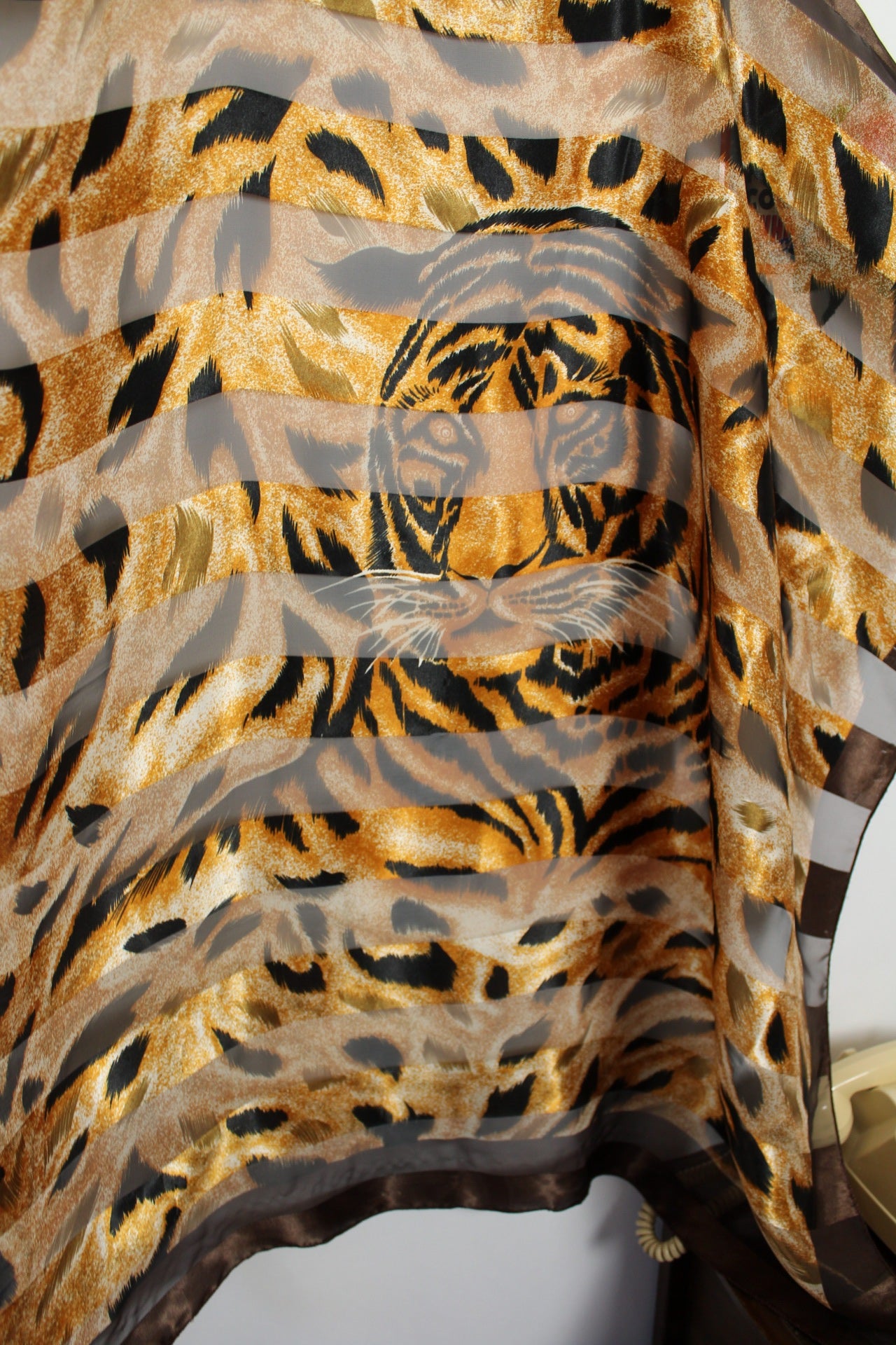 🌸🍒Grand foulard vintage 90's animal print tigre🍒🌸
