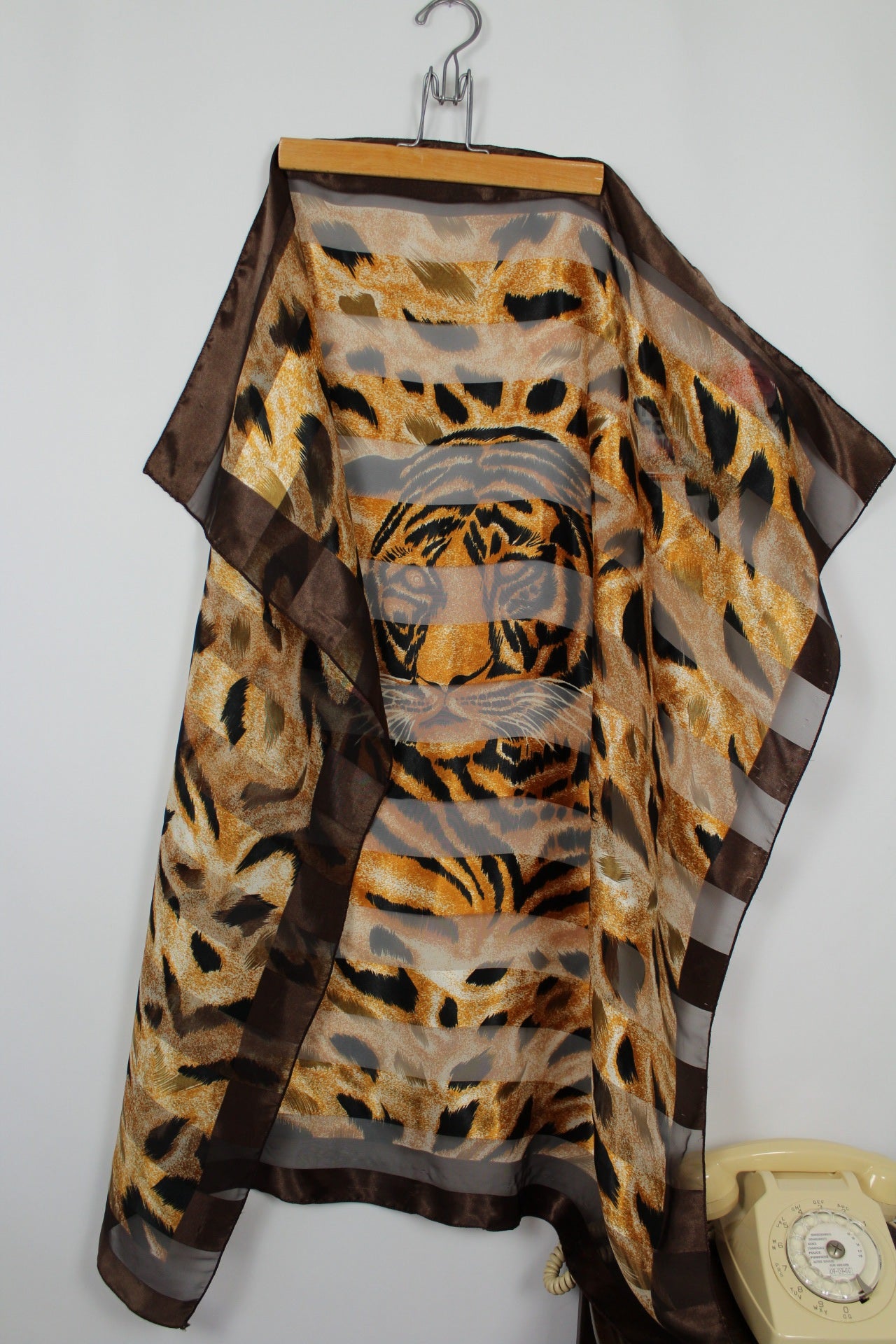 🌸🍒Grand foulard vintage 90's animal print tigre🍒🌸
