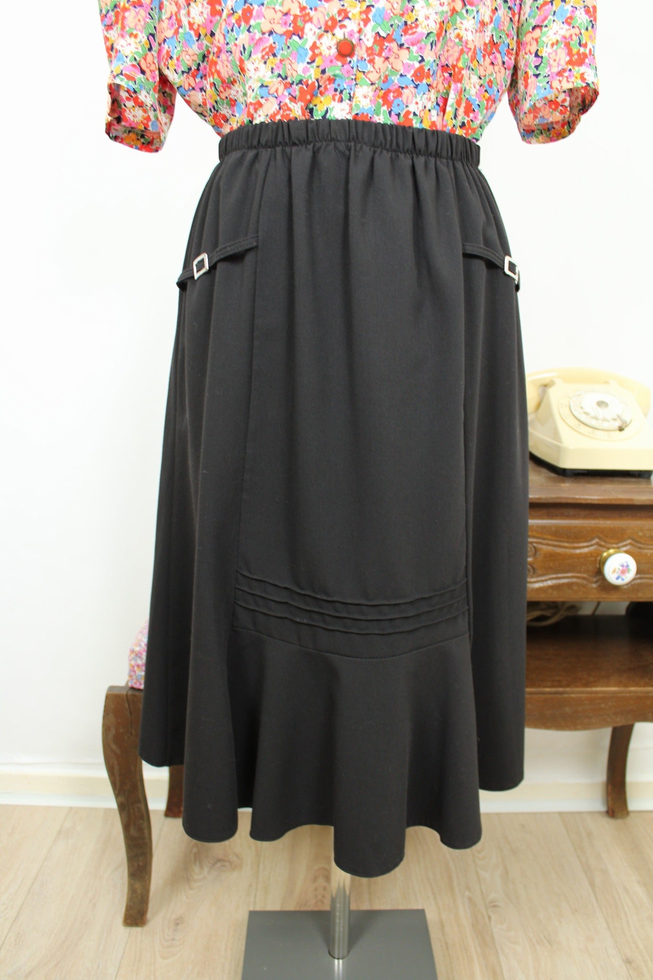 🌸🍒Jupe vintage 90's noire midi - made in France - Taille 36 à 40🍒🌸