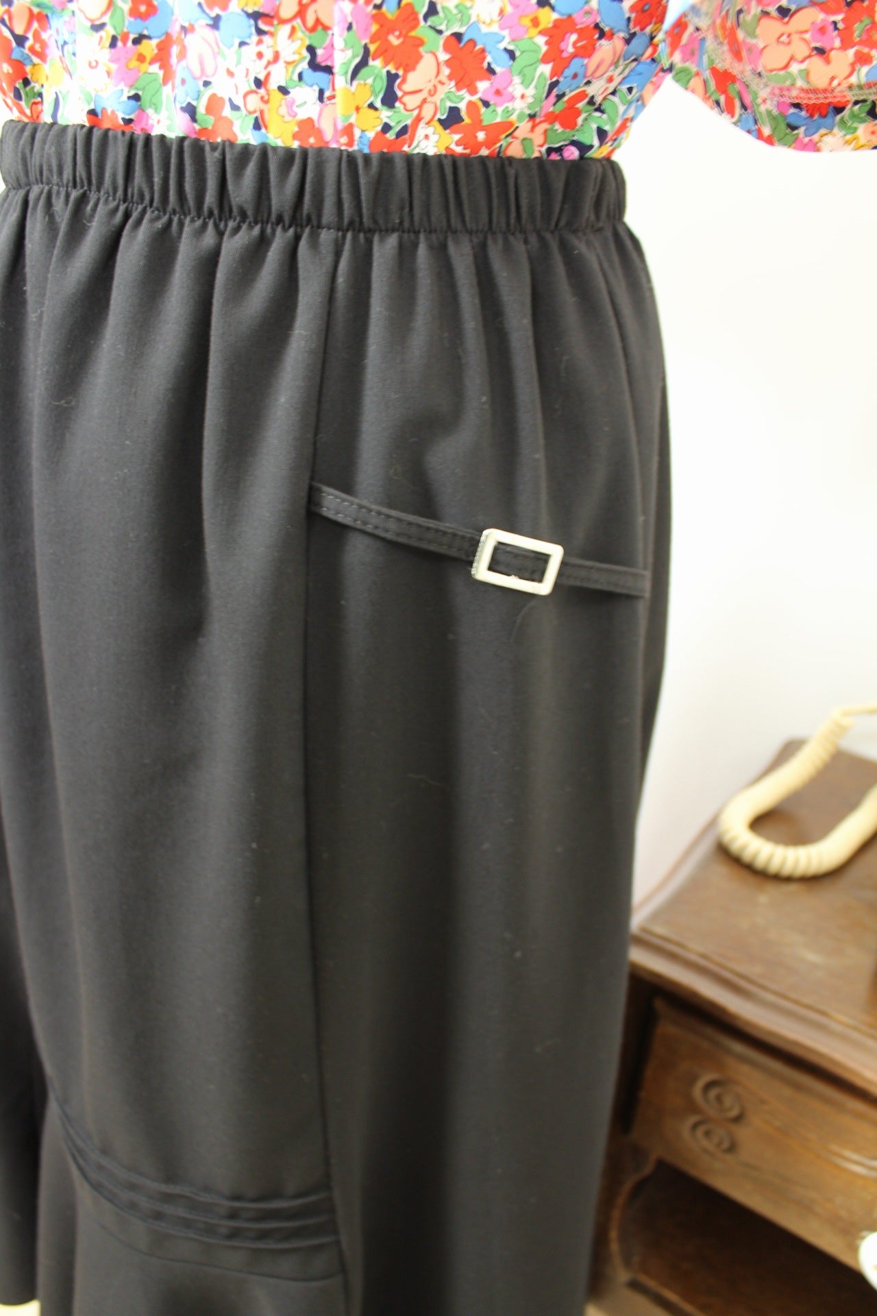 🌸🍒Jupe vintage 90's noire midi - made in France - Taille 36 à 40🍒🌸