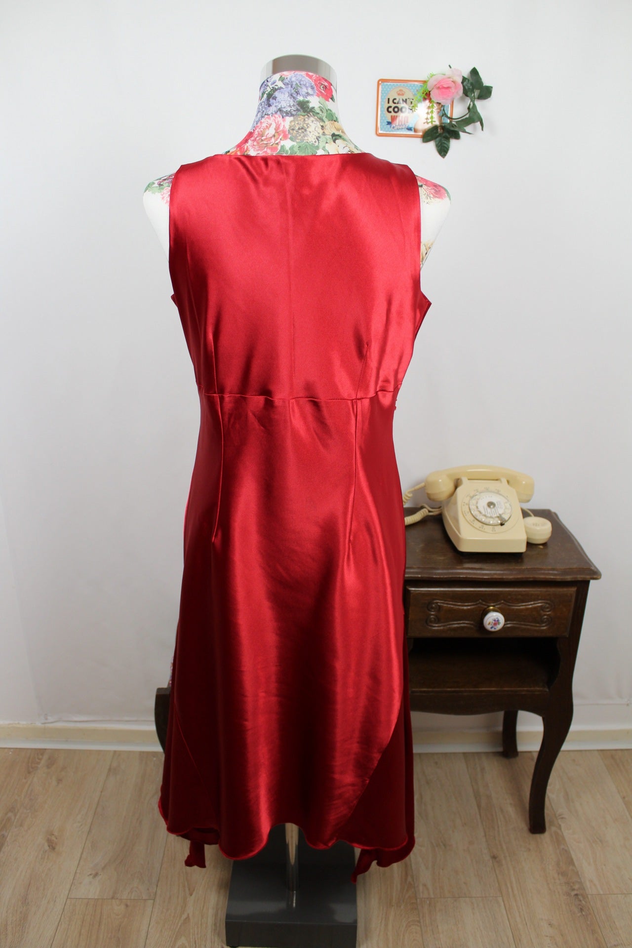 🌸🍒Robe de soirée rouge satinée vintage perlée 80/90s - collier intégré - Taille 36/38🍒🌸
