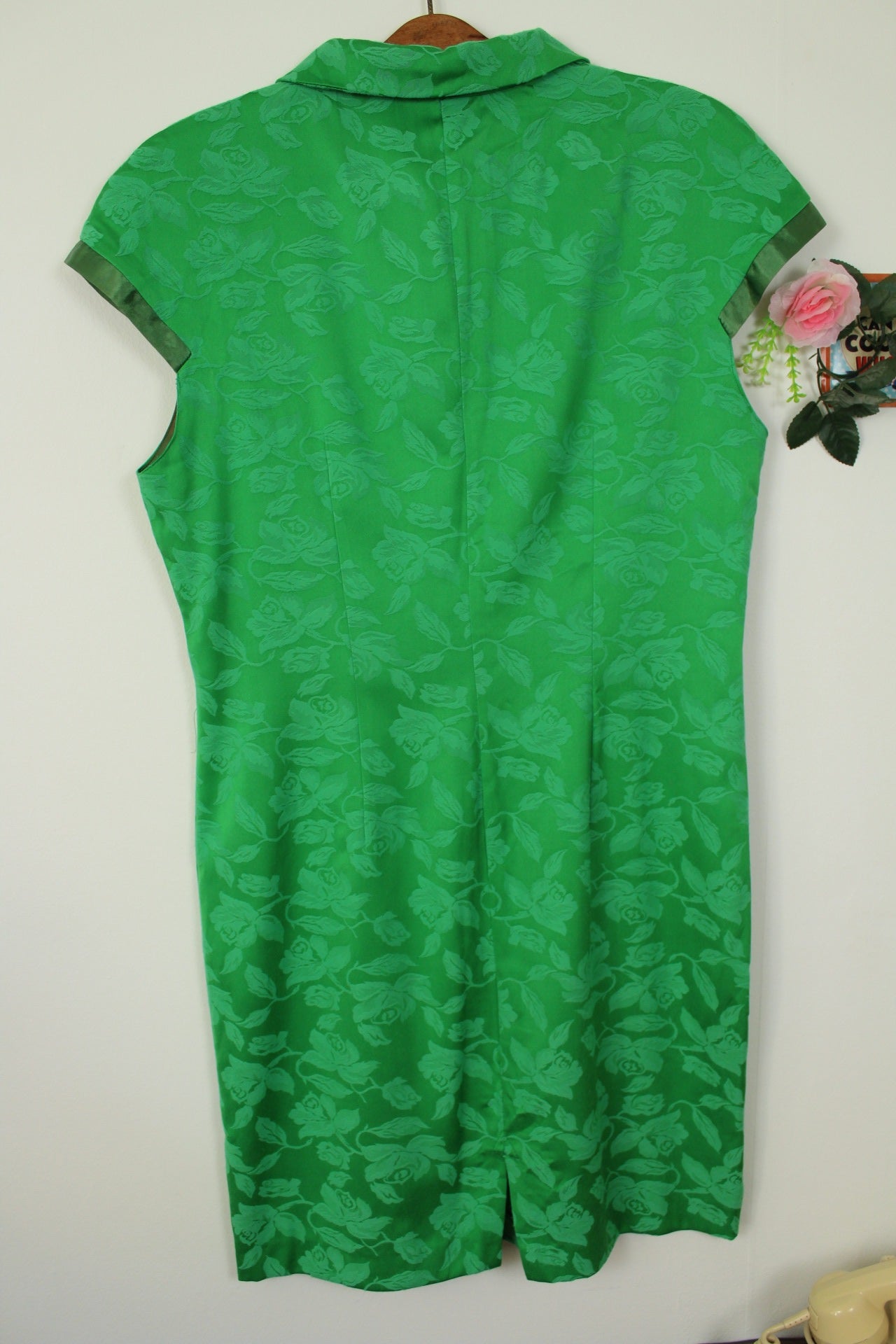 🌸🍒Robe vintage 80/90s romantique vert satiné & roses ton sur ton - Taille 40🍒🌸