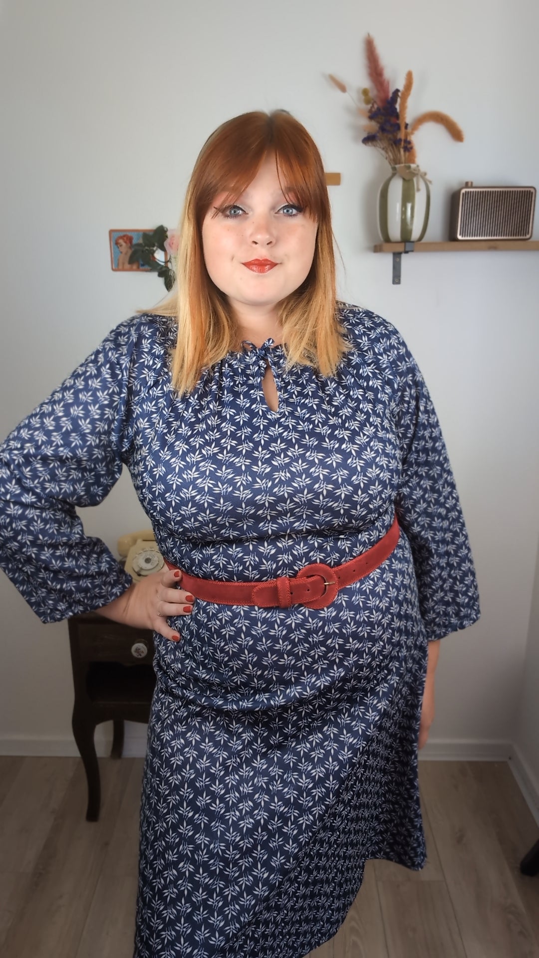Robe vintage années 70/80 romantique bohème - bleu marine, feuilles & manches larges - Taille 40/42