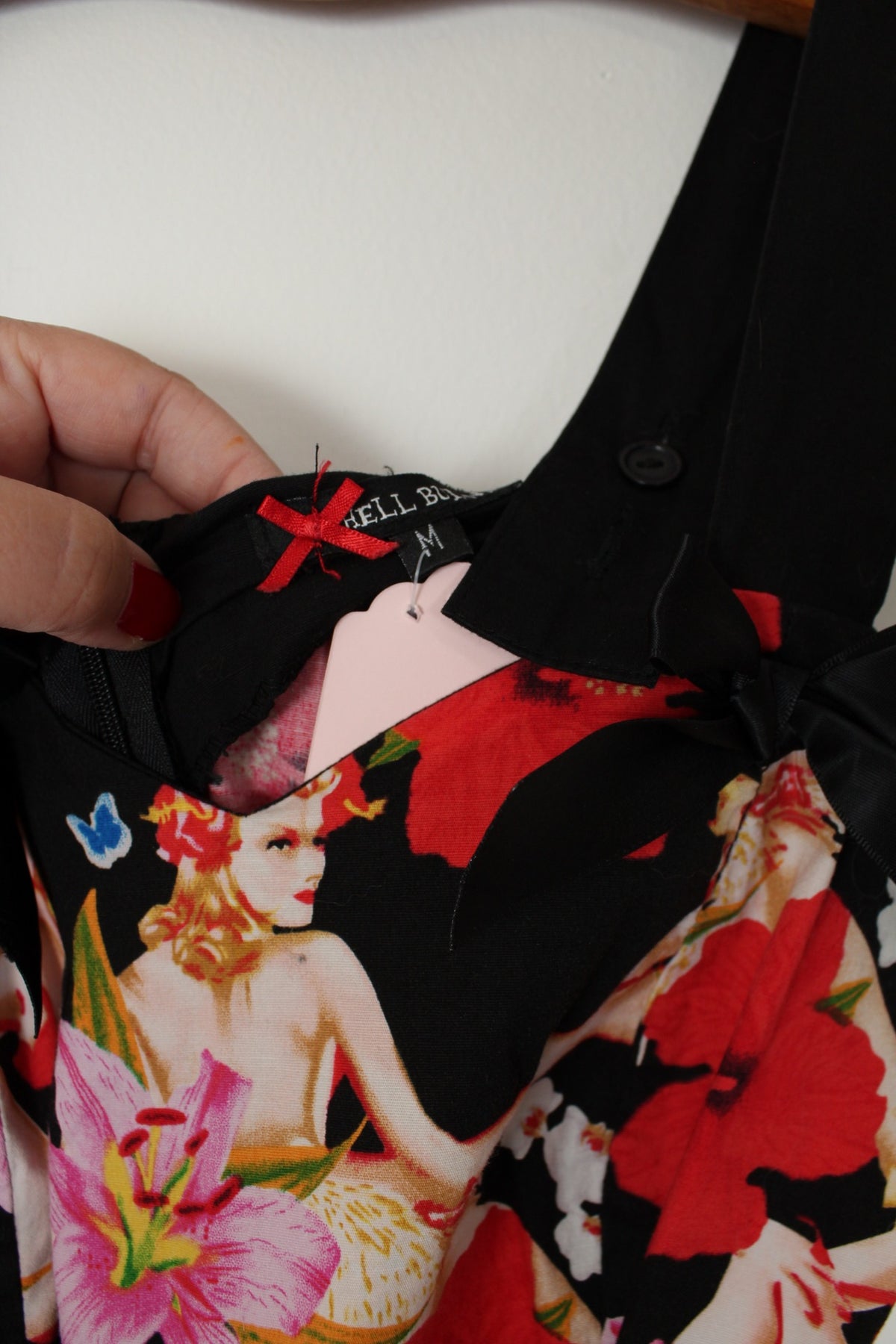 Robe pin-up/rockabilly Hell Bunny motif lys roses & pin-up - Taille 36 petit 38