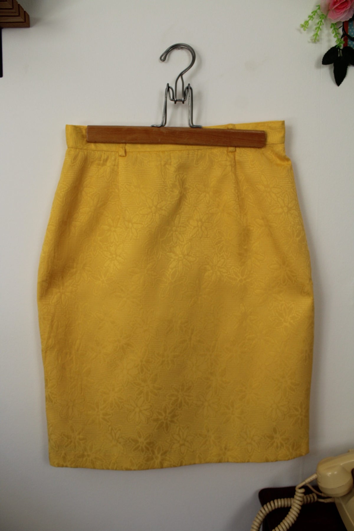 🌸🍒 Ensemble jupe + blouse vintage années 80 tissu texturé jacquard fleuri jaune - Taille 38/40🍒🌸