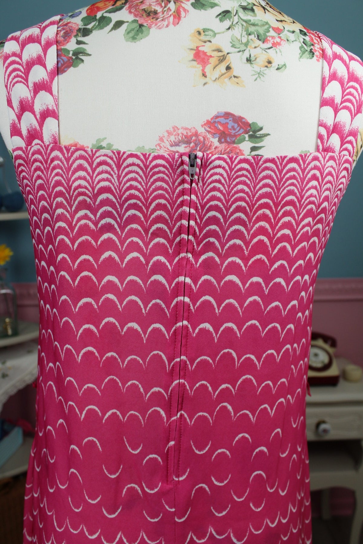 Ensemble robe + boléro vintage années 70 rose pep's motif coquille - Taille 36