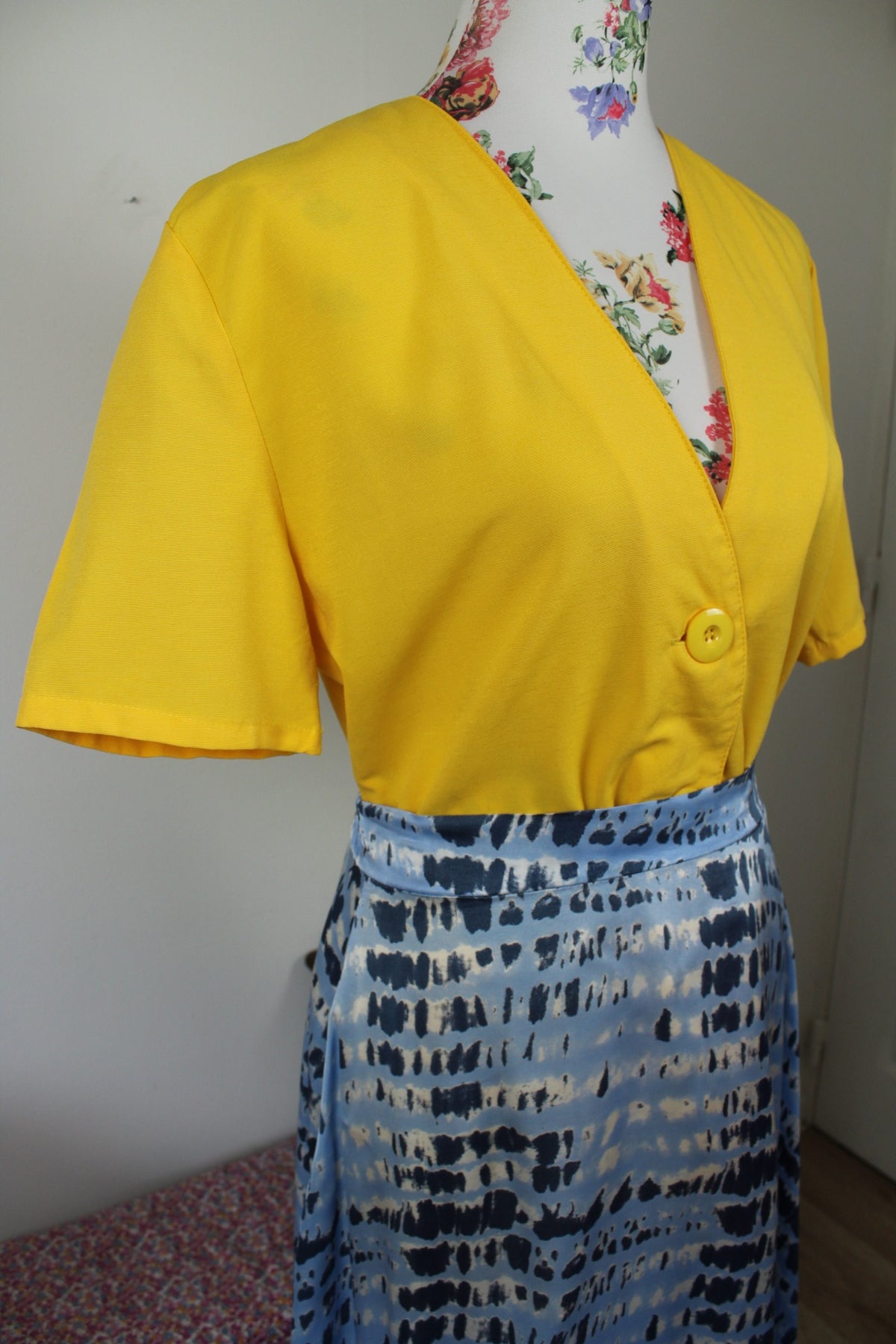 Blouse vintage années 90 jaune soleil en viscose - chic & lumineuse - Taille 38/40