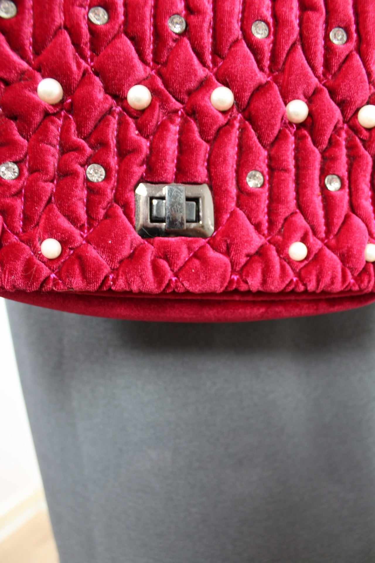 🌸🍒Sac de soirée velours framboise matelassé & perles nacrées🍒🌸