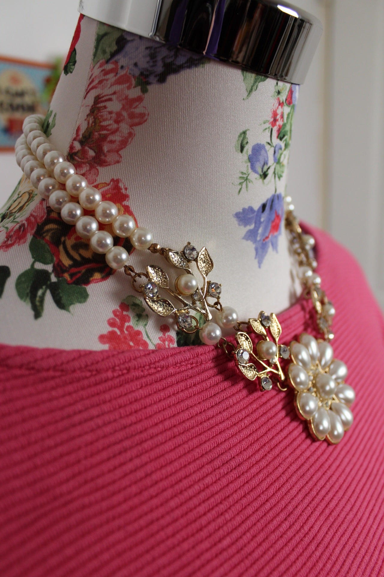 🌸🍒Collier fantaisie vintage années 80 - perles nacrées & fleurs dorées🍒🌸