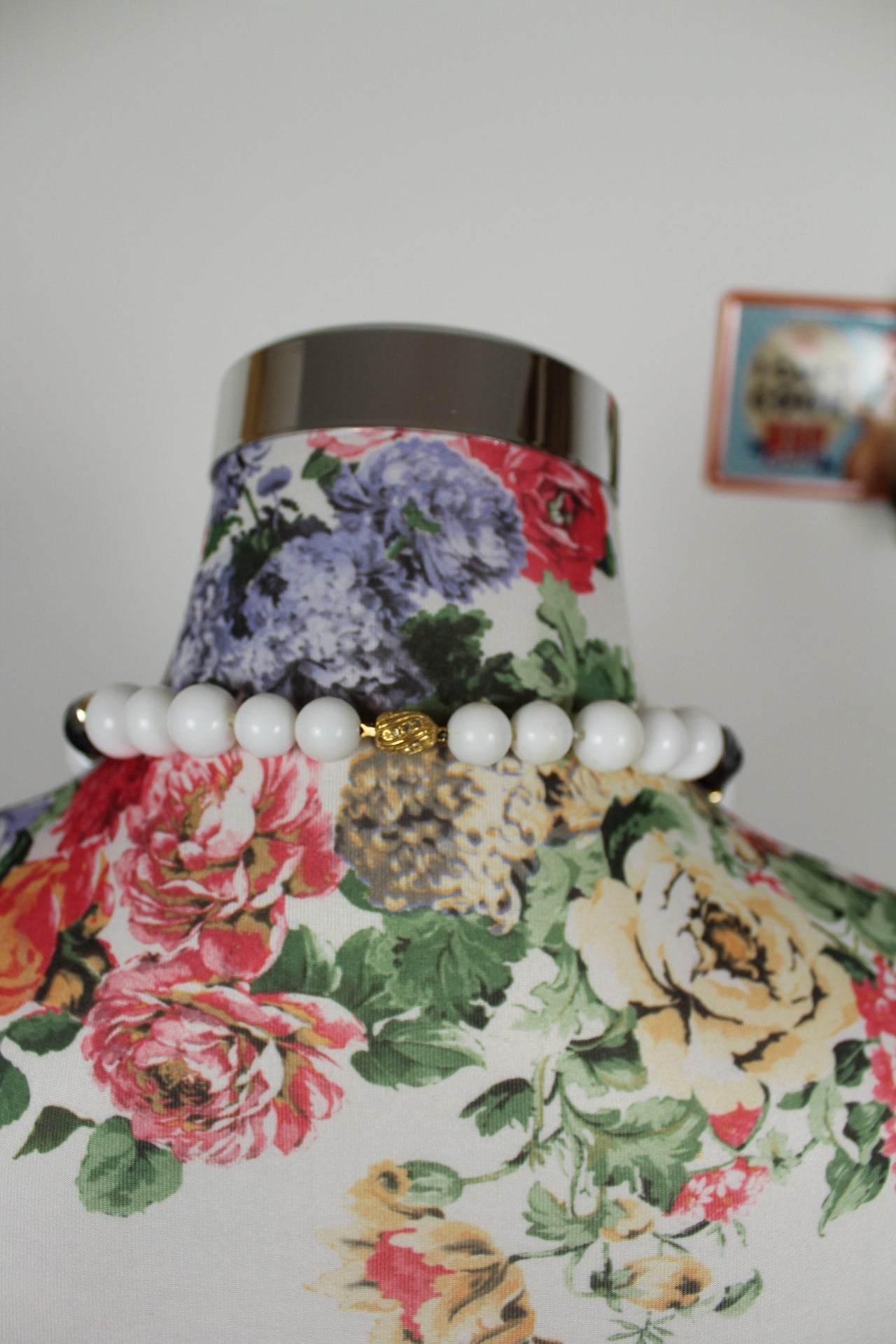 🌸Collier vintage 80's perles blanches, noires & dorées - long et chic !🍒