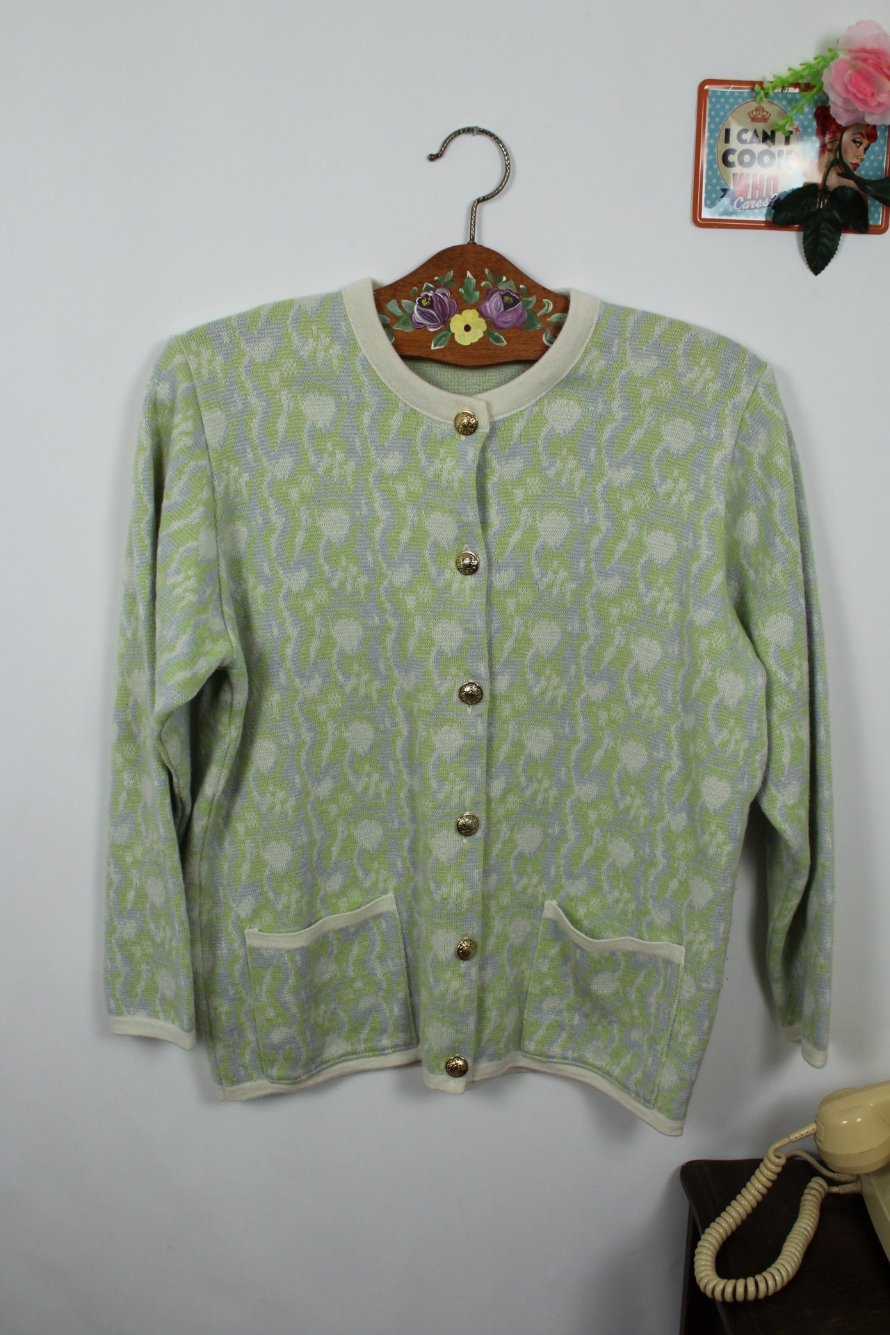 🌸🍒Cardigan vintage 80's - nuances de bleu & vert pastel - boutons bijoux dorés - Taille 38/40🍒🌸