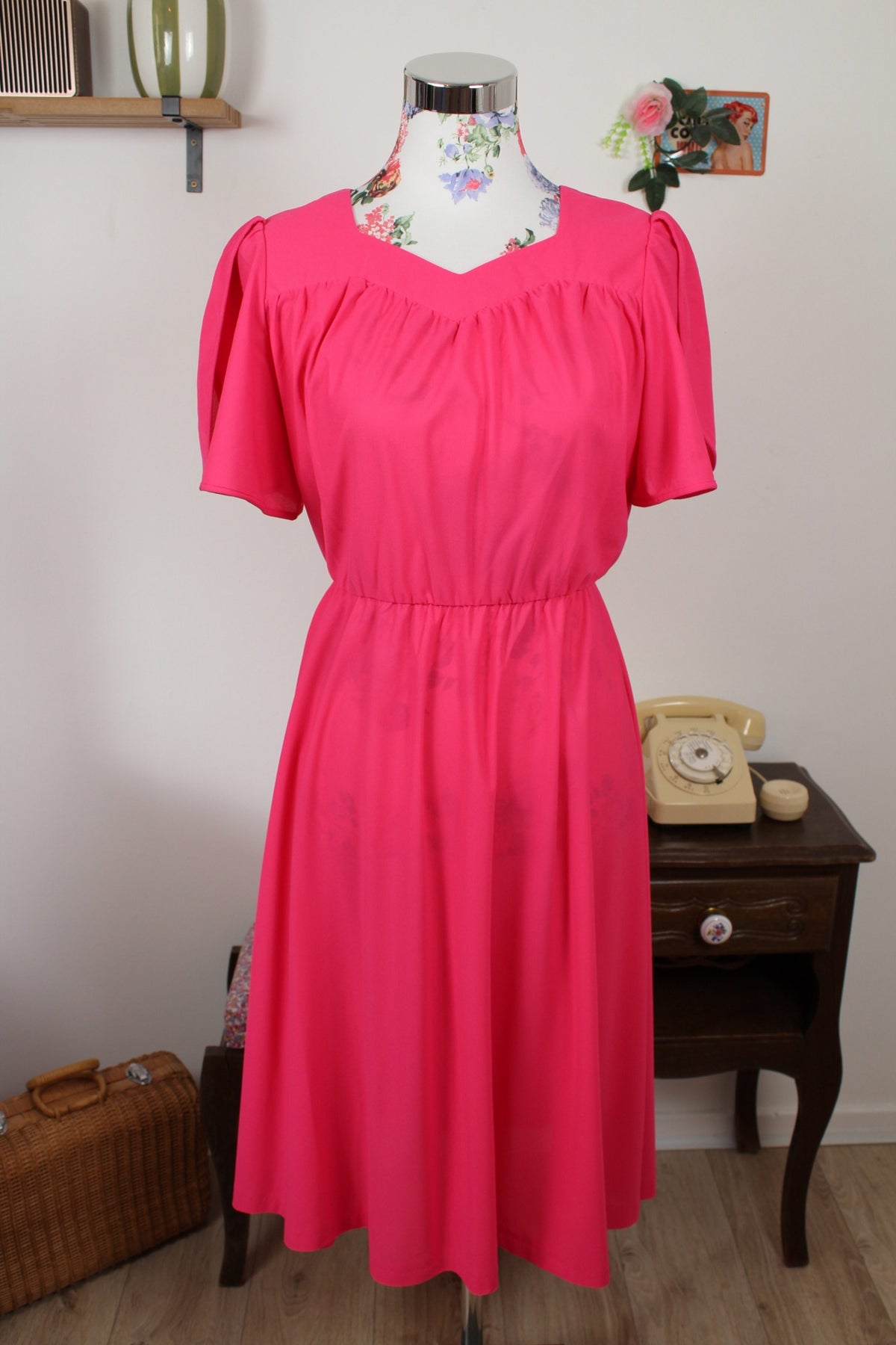 Robe vintage années 80 fuchsia flashy & manches retombantes fendues - Taille 36/38