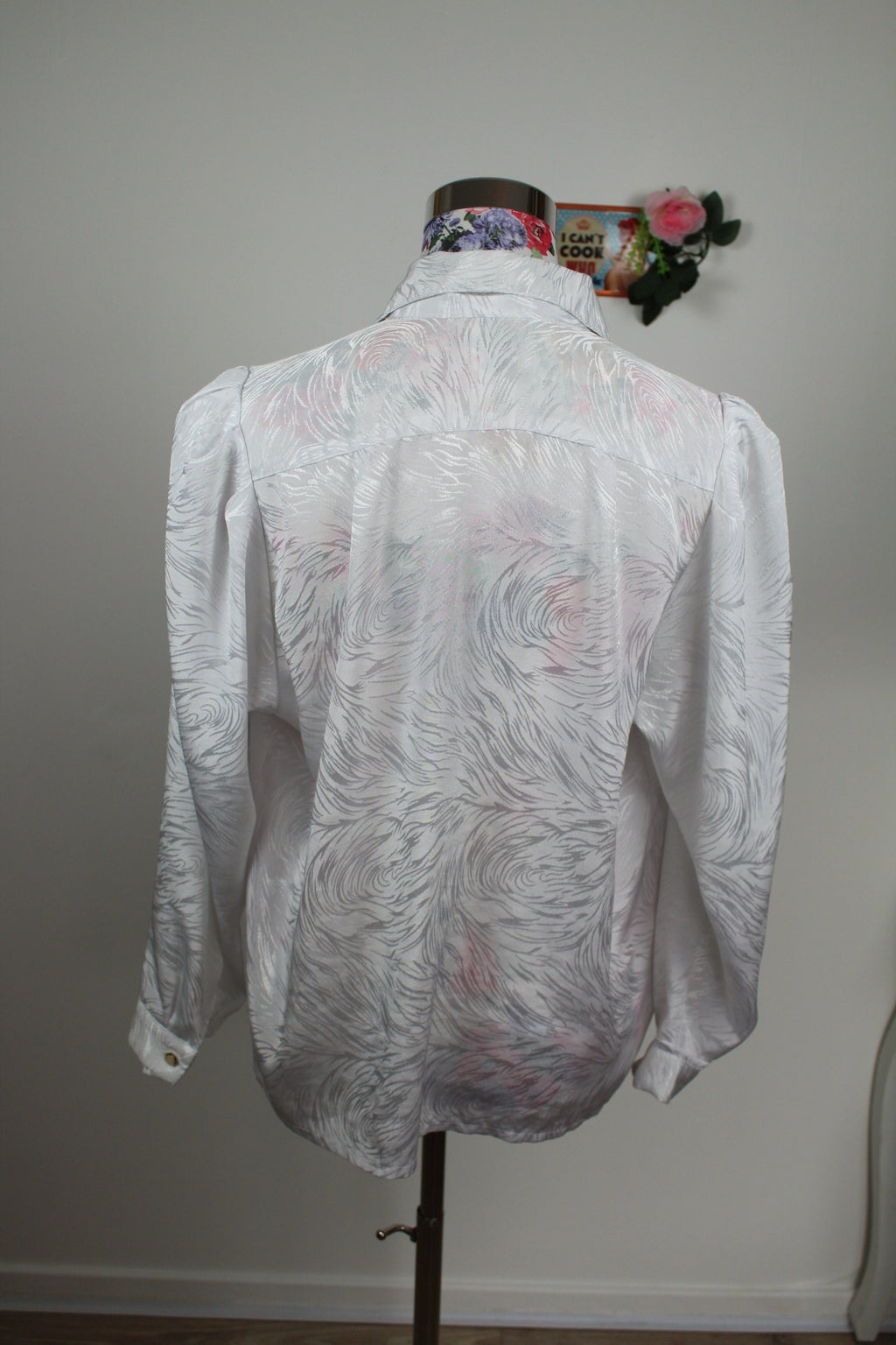 ✨Chemise blanche satinée 80/90s - chic à motifs tourbillons✨