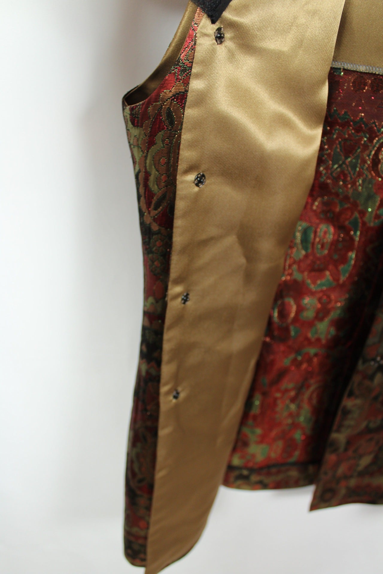 ✨Gilet brocart vintage 70's doré motifs baroques & col volanté tulle noir ✨