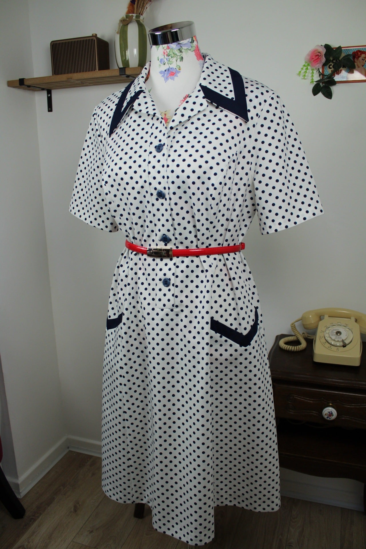🌸🍒Robe vintage 80's pin-up/rockabilly à pois marine - col chemise - Taille 40/42🍒🌸