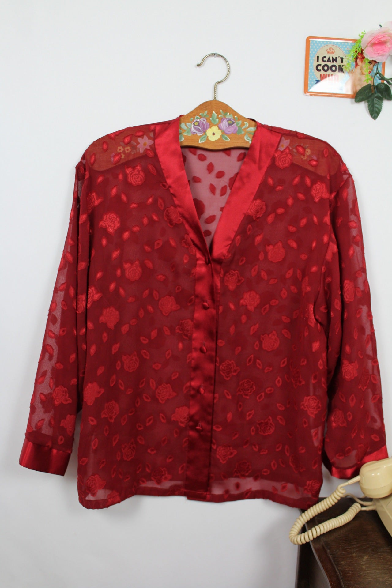 🌸🍒Blouse vintage fleurie motifs roses et pétales - boutonnière satinée - Taille 40/42🍒🌸