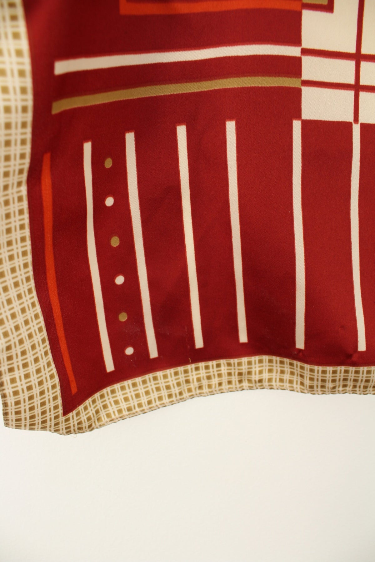 🌸🍒Foulard vintage années 70 bordeaux satiné formes géométriques🍒🌸