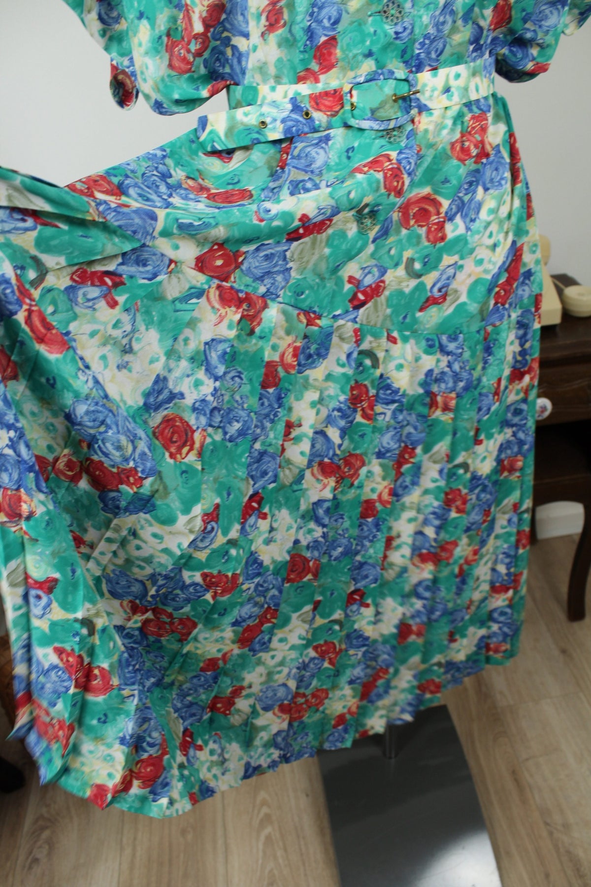 Robe vintage années 80 imprimée de roses abstraites - taille 48
