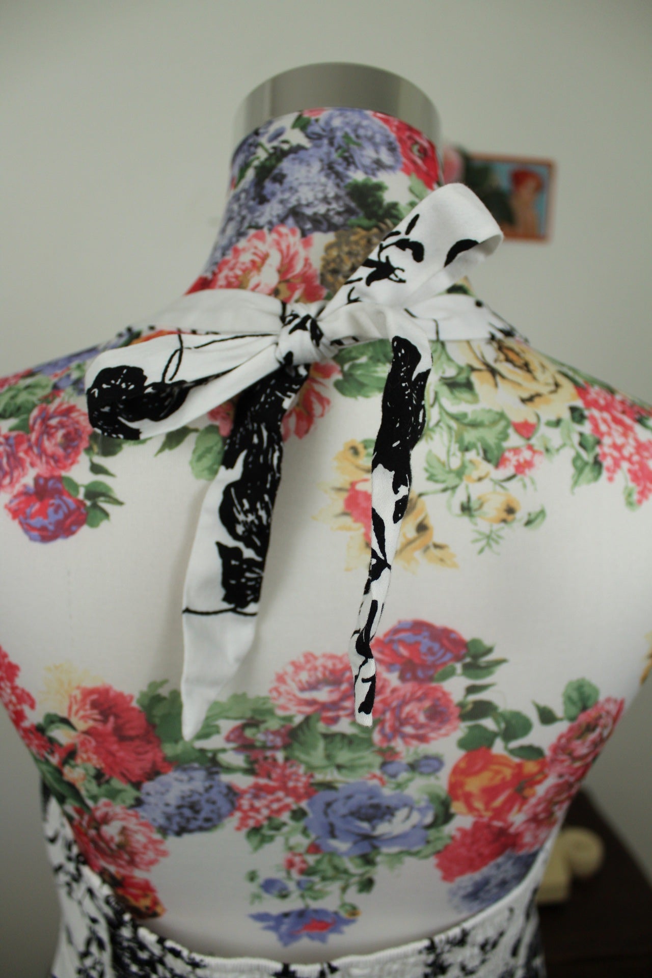 🌸🍒Robe rétro pin-up/rockabilly blanche fleurie noir romantique - Taille 42/44🍒🌸