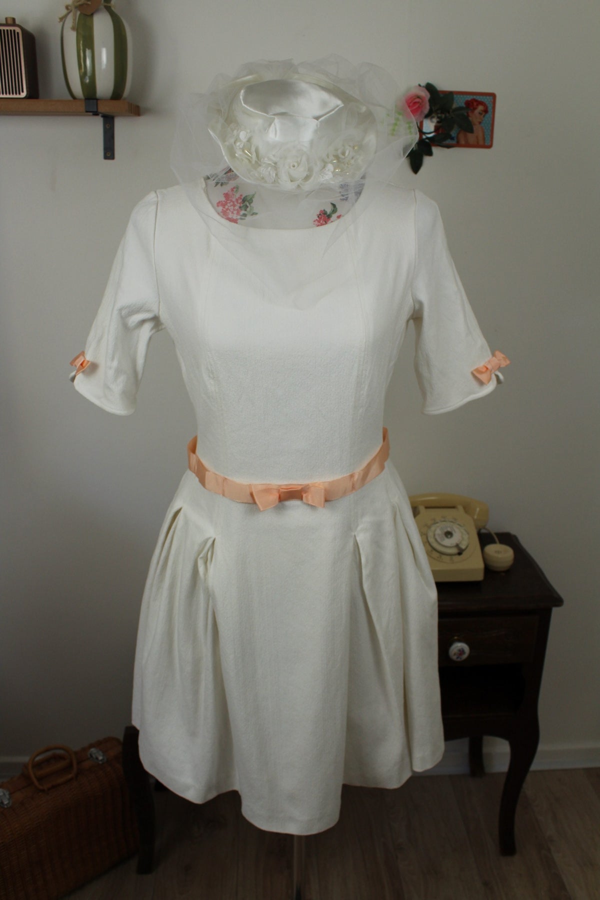 🌸🍒Chapeau/coiffe blanche vintage années 60/70 - tulle, satin & fleurs🍒🌸