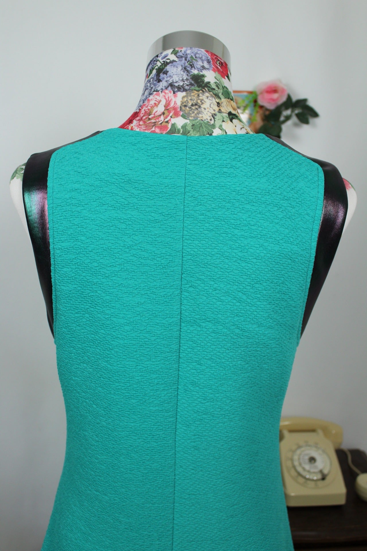 🌸🍒Robe Cop Copine vert bleuté texturée & bande lumineuse arc-en-ciel - Taille 38🍒🌸