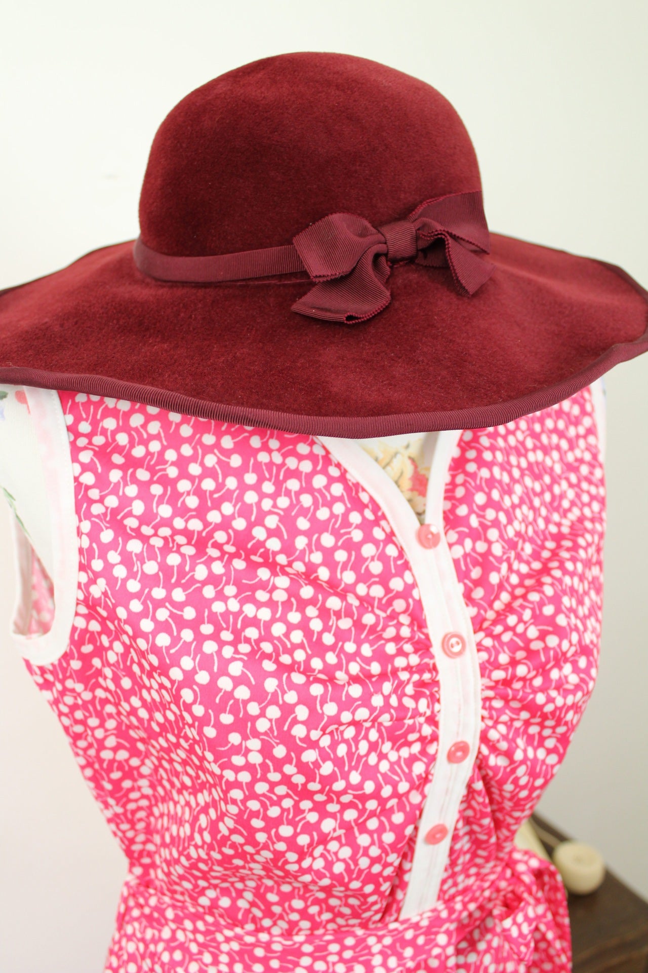 🌸🍒Chapeau vintage en feutre d'Angora années 80/90 bordeaux et nœud🍒🌸