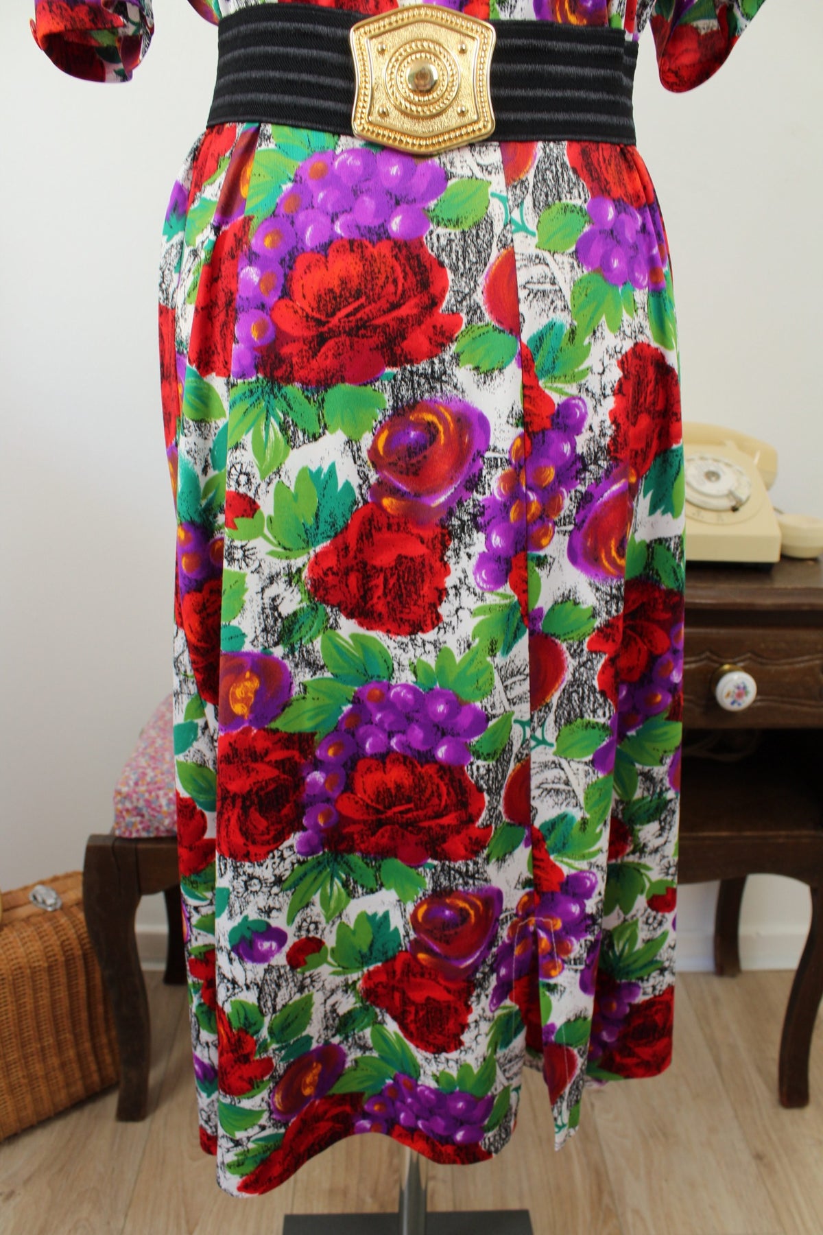 🌸🍒Robe vintage années 80 romantique - roses rouges & grappes de raisins - Taille 40/42🍒🌸
