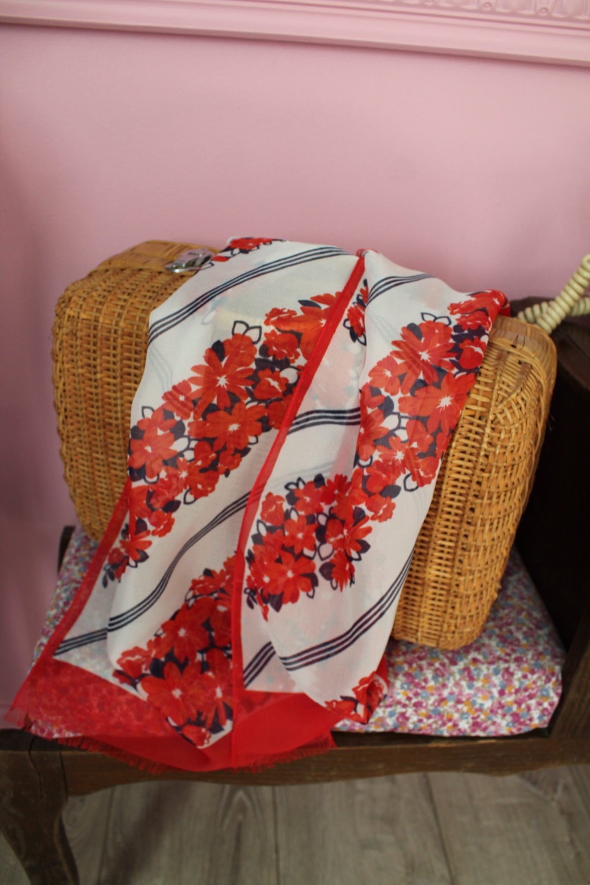 Foulard vintage années 70 guirlandes de fleurs romantiques