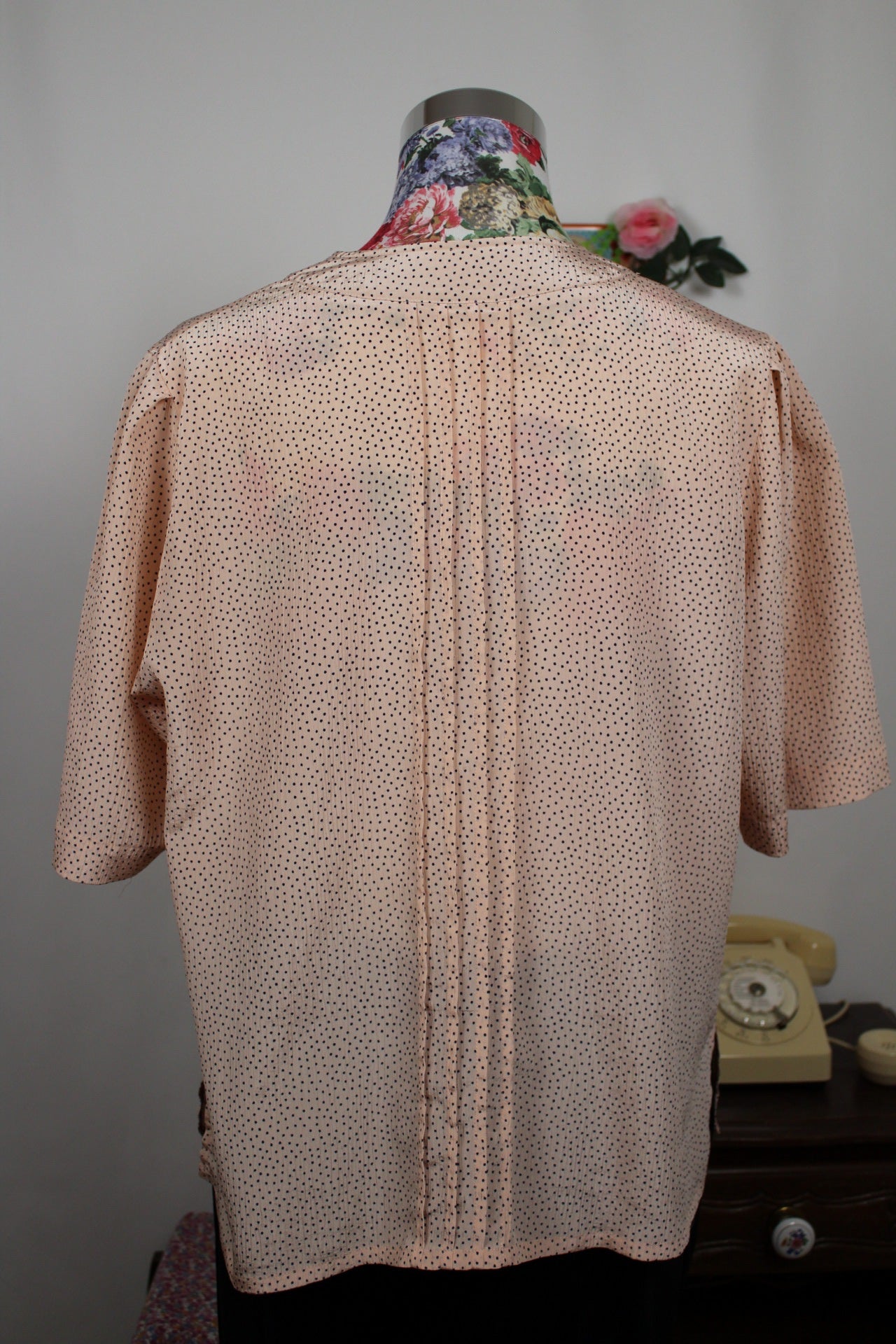🌸🍒Blouse vintage 80's satinée rose pâle à pois marines style pin-up/rockabilly - T.42/44🍒🌸