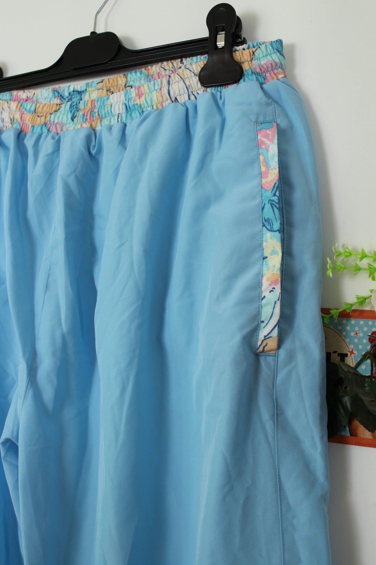 🌸🍒Pantalon de jogging vintage 80's bleu ciel & détails fleuris pastel - Taille 38 à 42🍒🌸