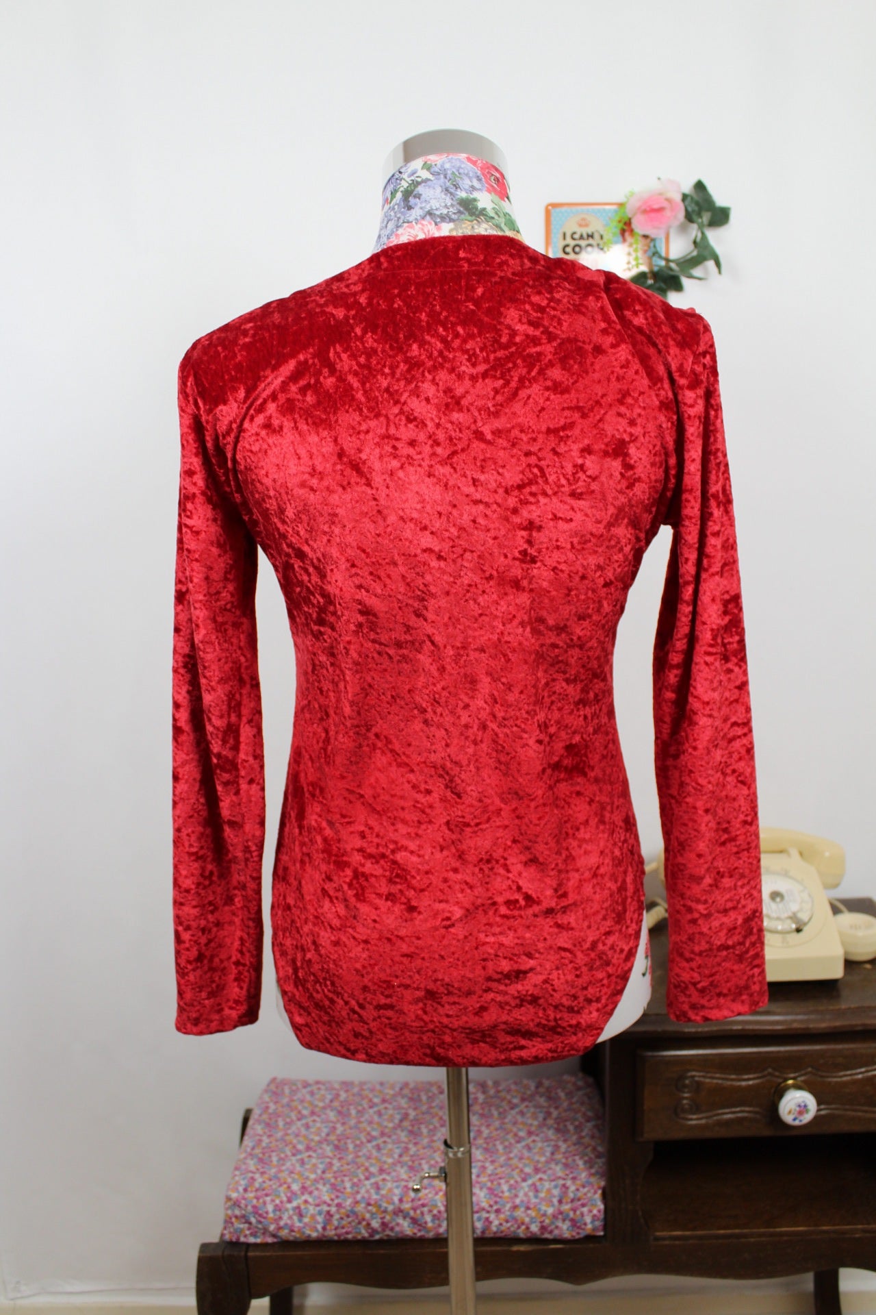 🌸🍒Body rouge en velours satiné 80's glamour - anneau doré - Taille 38🍒🌸