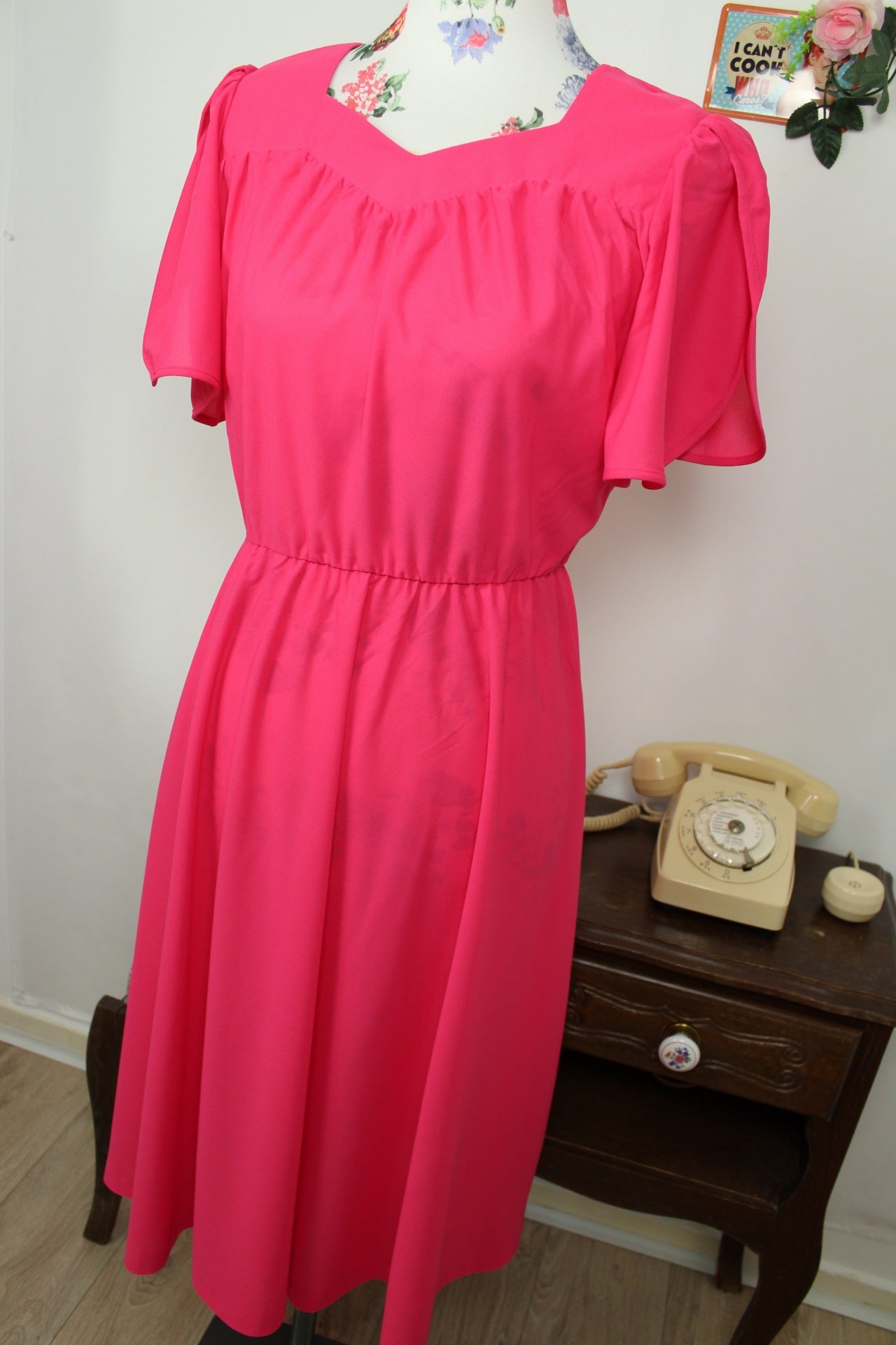 🌸🍒Robe vintage 80's fuchsia flashy & manches retombantes fendues - Taille 36/38🍒🌸