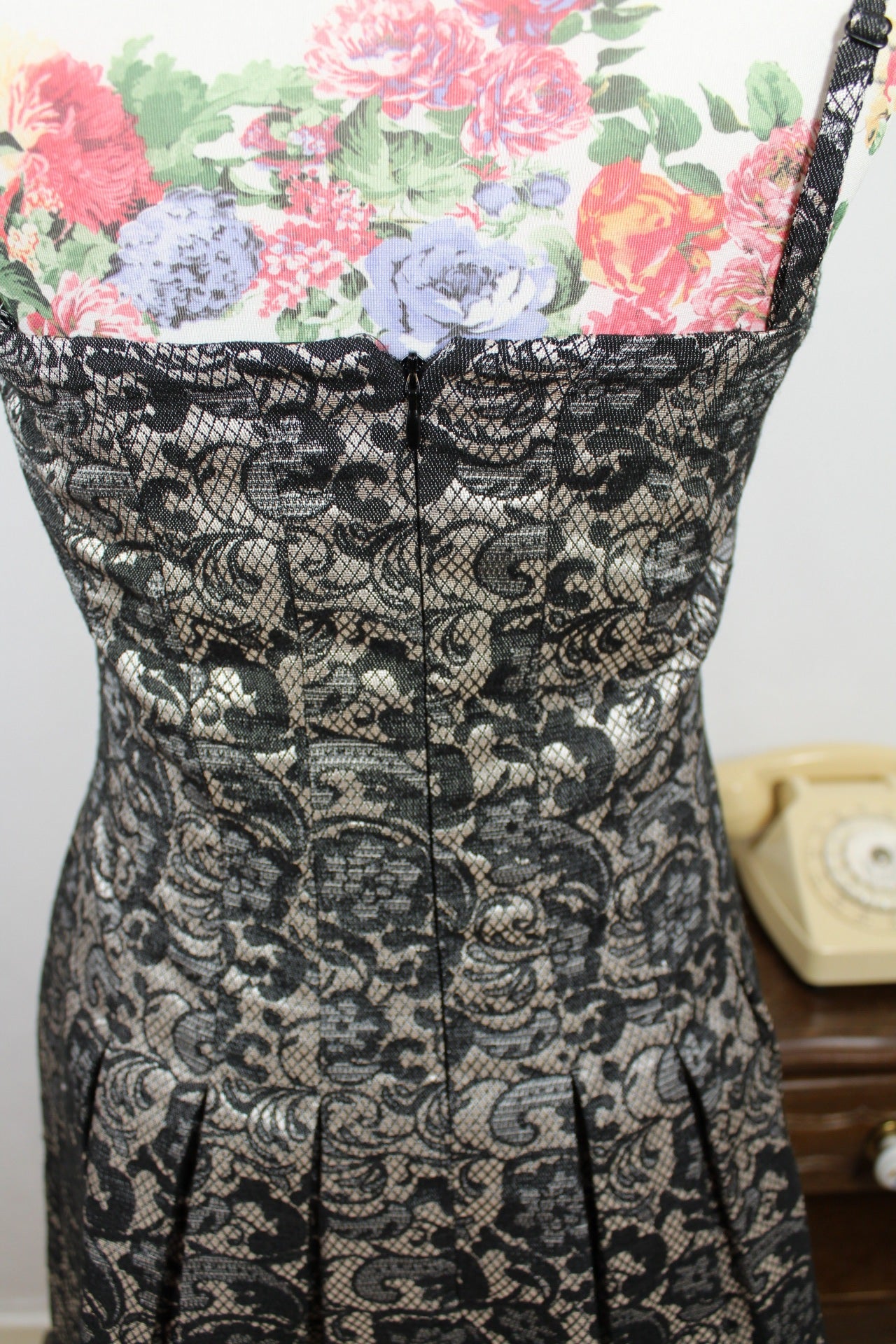🌸🍒Robe rétro motifs baroques floral jacquard marque Esprit - Taille 36🌸🍒