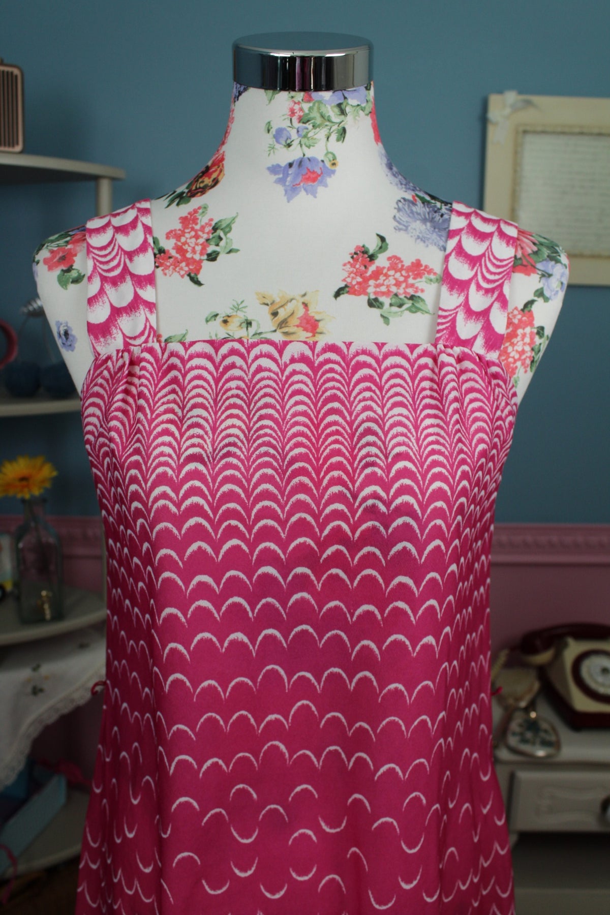 Ensemble robe + boléro vintage années 70 rose pep's motif coquille - Taille 36