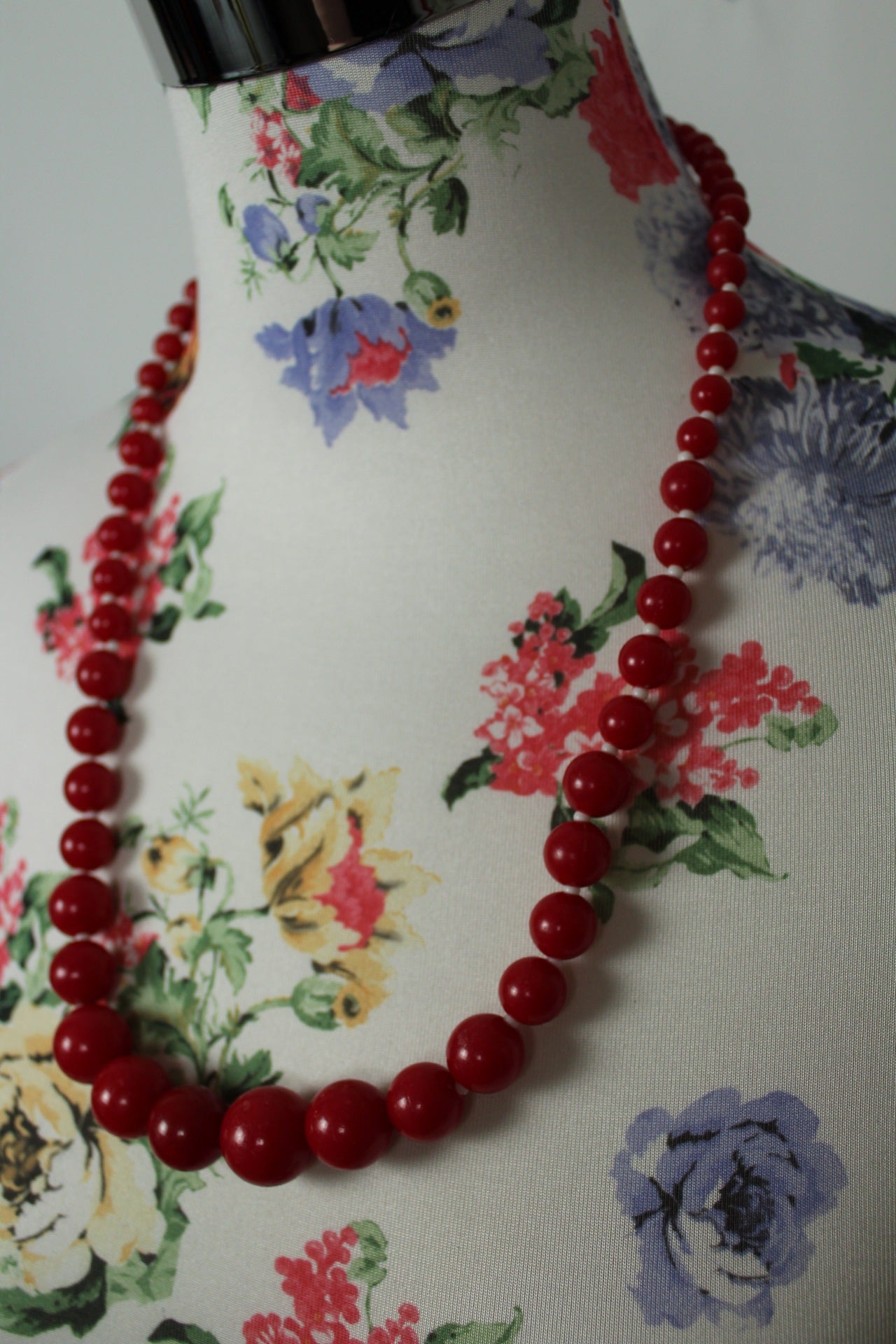 🌸🍒Collier vintage 80's long perles rouges🍒🌸