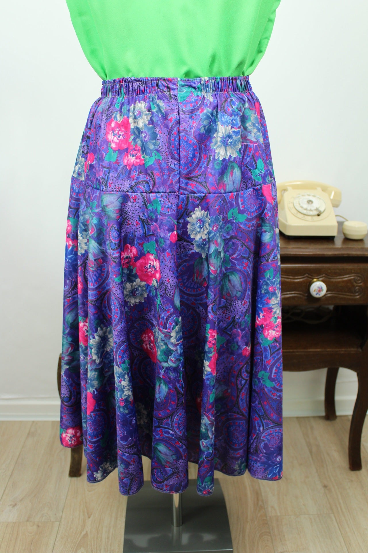 🌸🍒Jupe midi vintage 80's paisley/fleurie pep's fuchsia et violet - Taille 34 à 38🍒🌸