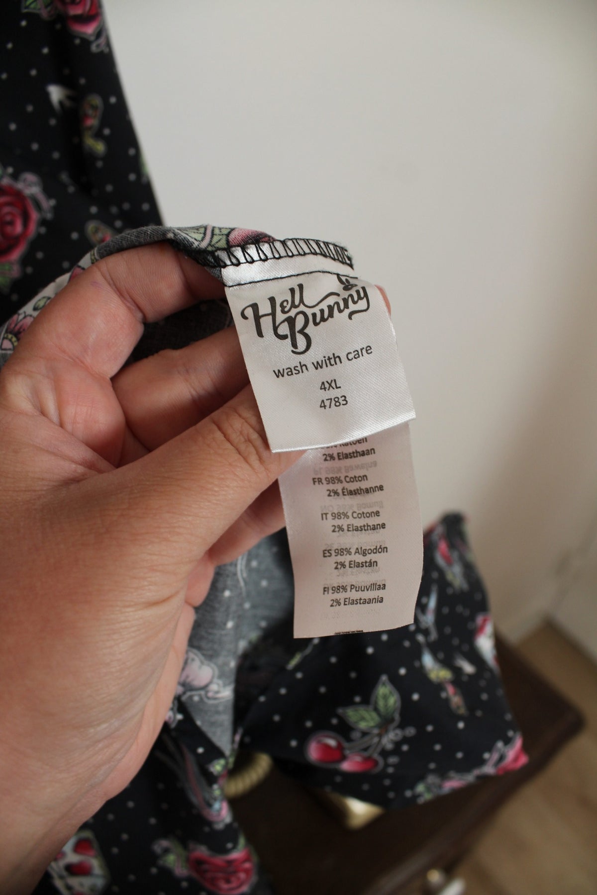 Robe pin-up/rockabilly Hell Bunny - pois, hirondelles & cerises - Taille 48