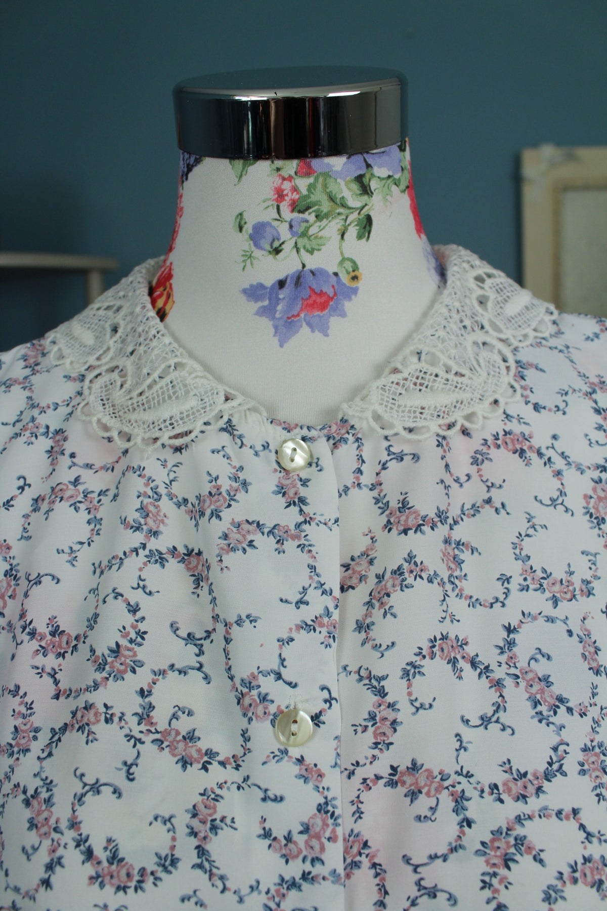 Blouse vintage col claudine en dentelle années 90 fleurie romantique - Taille 40/42