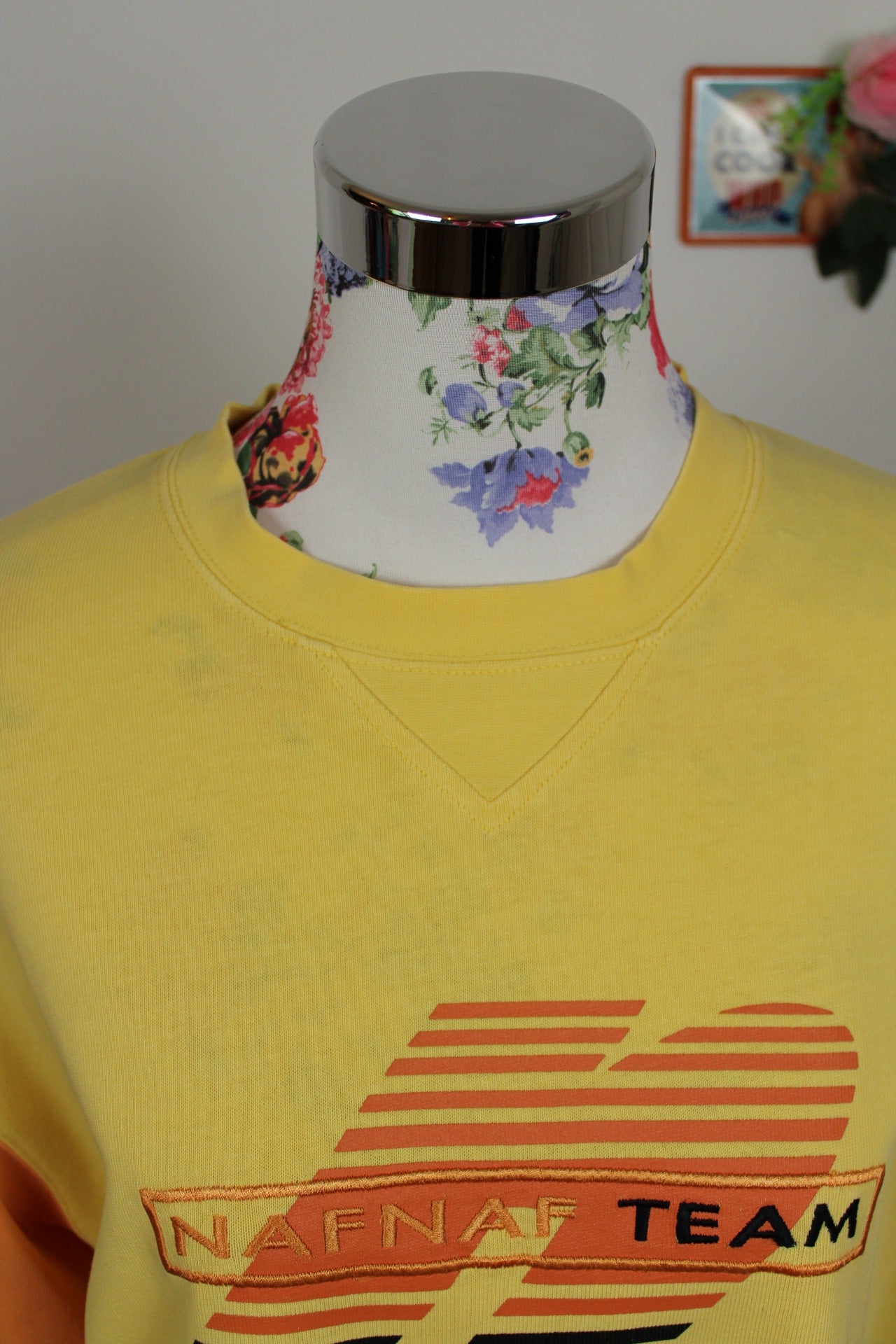 🌸🍒Sweat Naf Naf vintage 90's orange et jaune vif - 100% coton - Taille 40 à 44🍒🌸