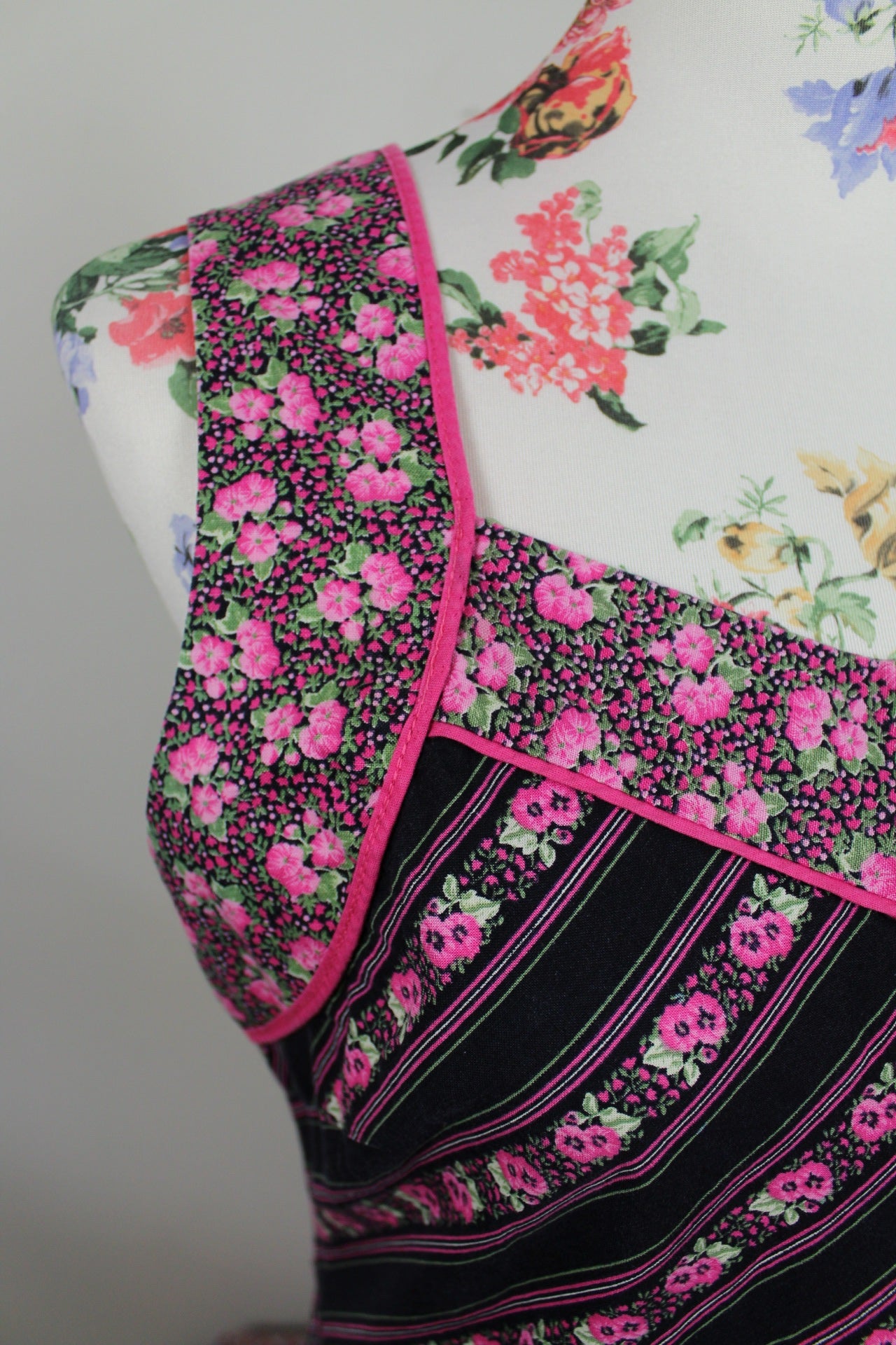 🌸🍒Robe vintage bohème folk 70's chevron fleurie rose fuchsia - T.38🍒🌸