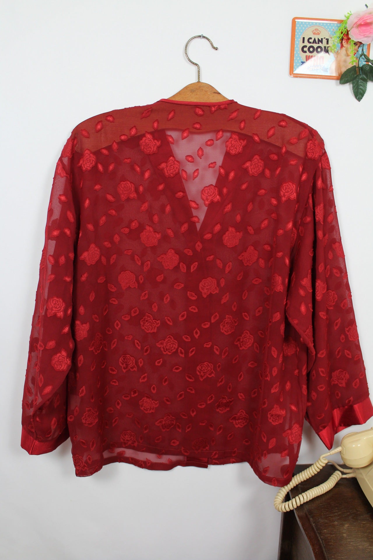 🌸🍒Blouse vintage fleurie motifs roses et pétales - boutonnière satinée - Taille 40/42🍒🌸