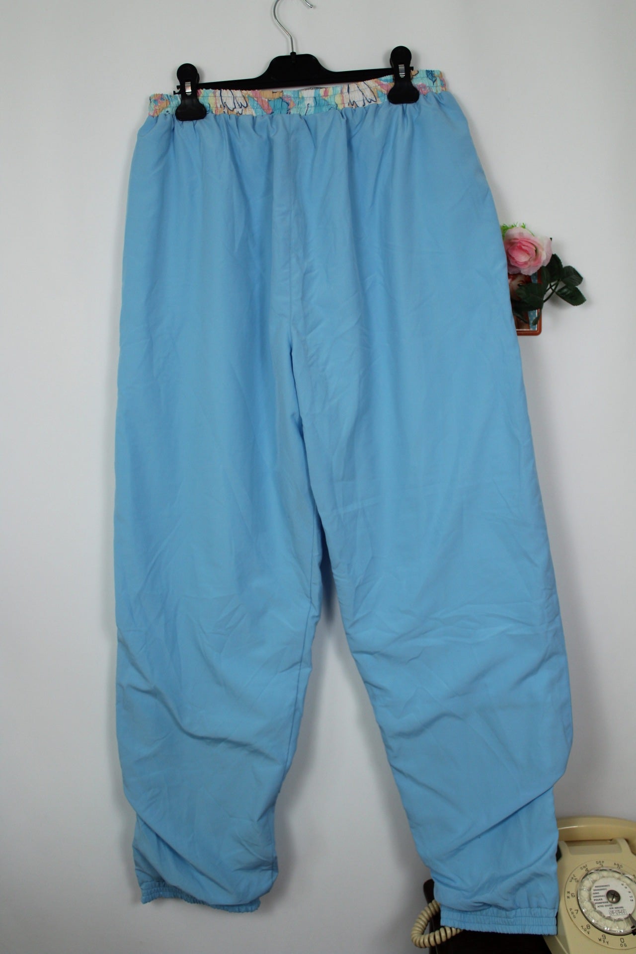 🌸🍒Pantalon de jogging vintage 80's bleu ciel & détails fleuris pastel - Taille 38 à 42🍒🌸