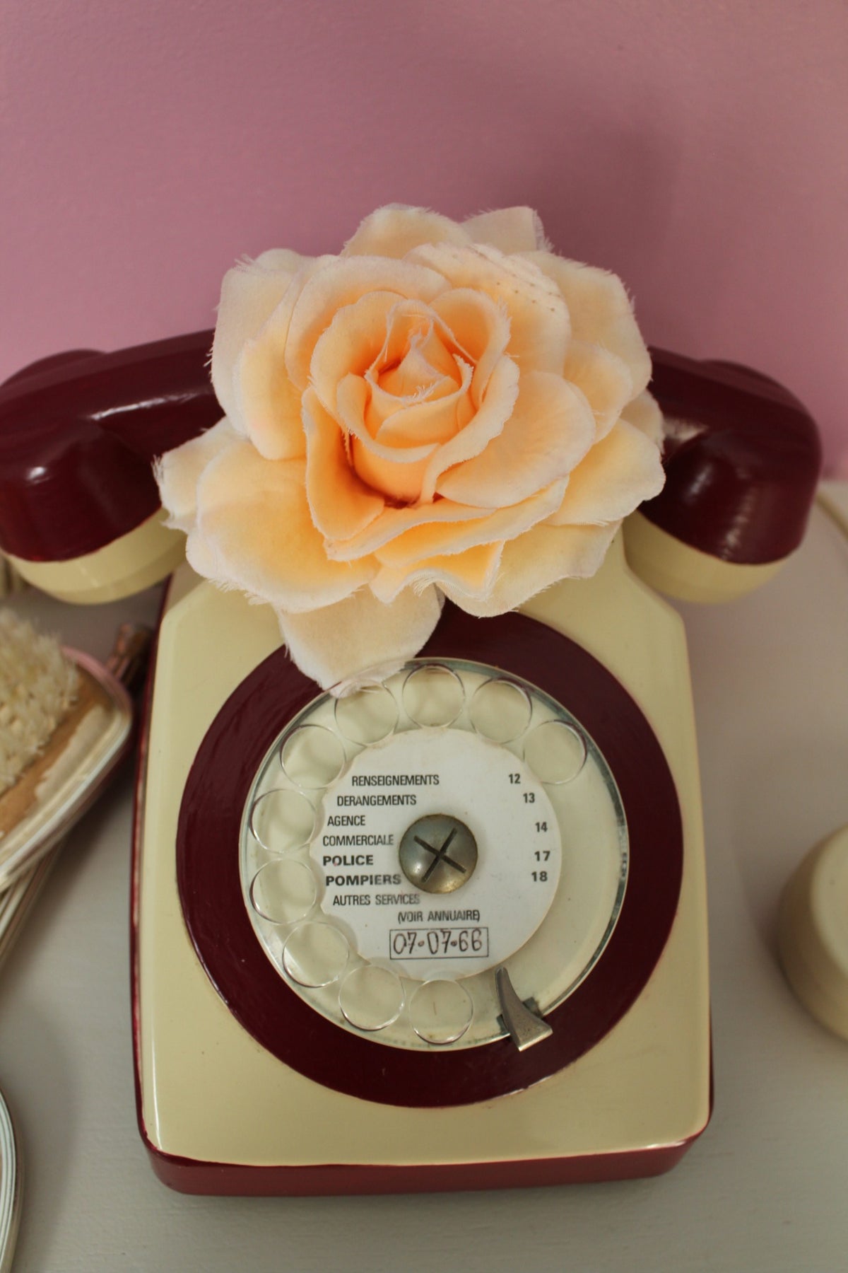 Broche/pince cheveux rétro rose beige style pin-up/rockabilly