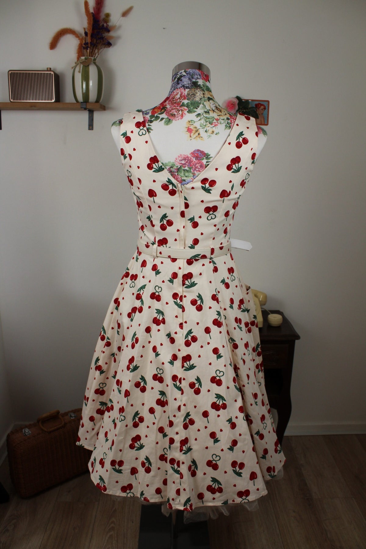 Robe pin-up/rockabilly Collectif crème motif cerises - Taille 34/36