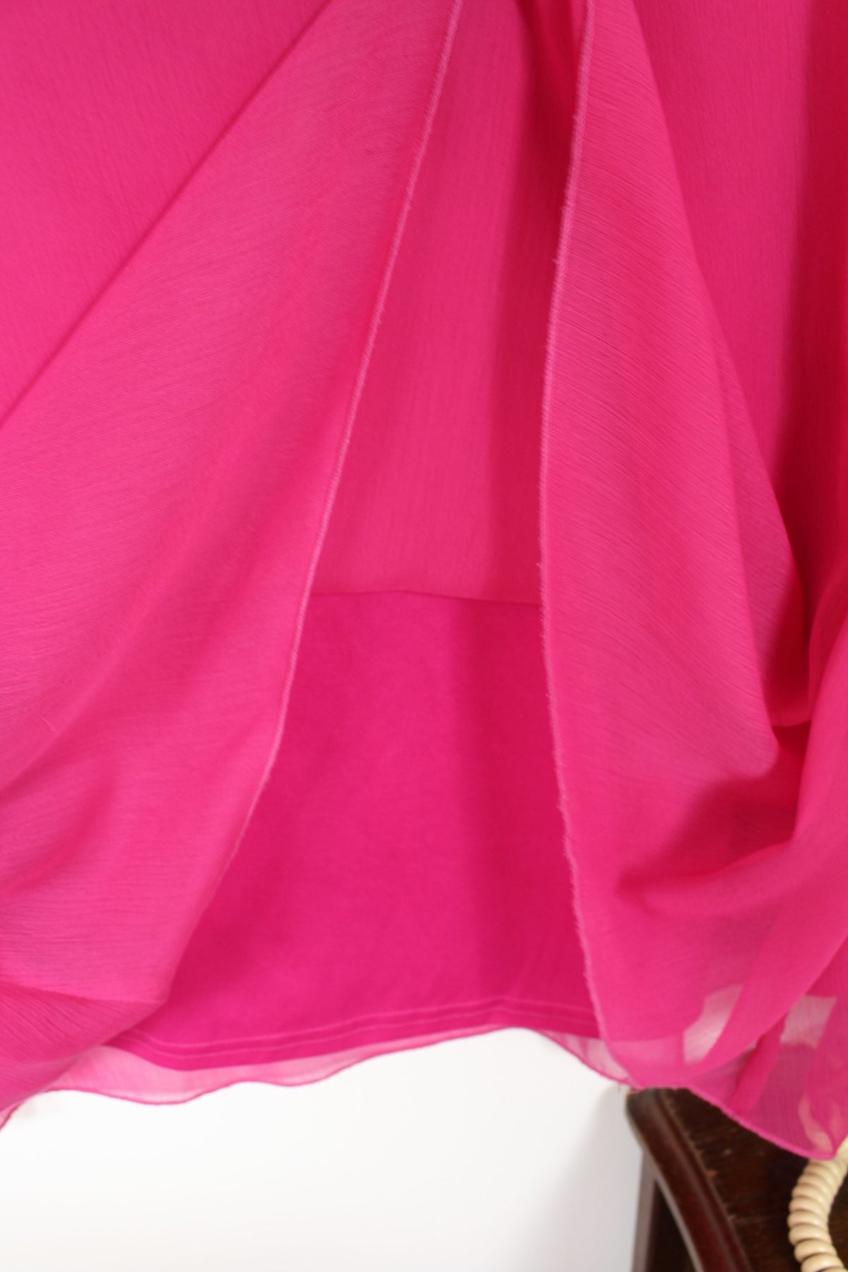 Robe pin-up/rockabilly rose fuchsia intense satiné & fleurs d'épaule - Taille 42/44