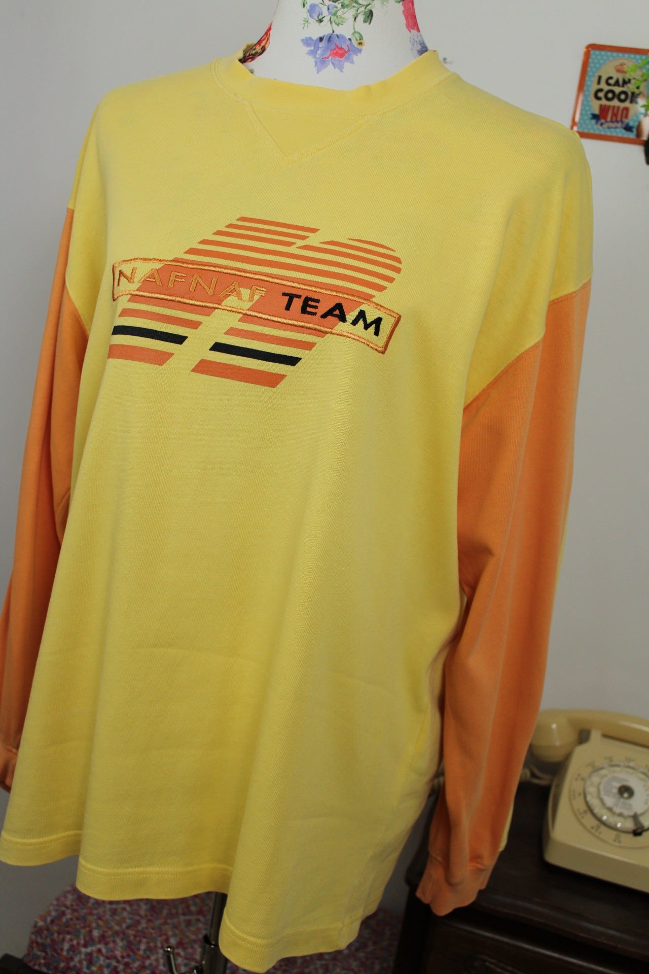 🌸🍒Sweat Naf Naf vintage 90's orange et jaune vif - 100% coton - Taille 40 à 44🍒🌸