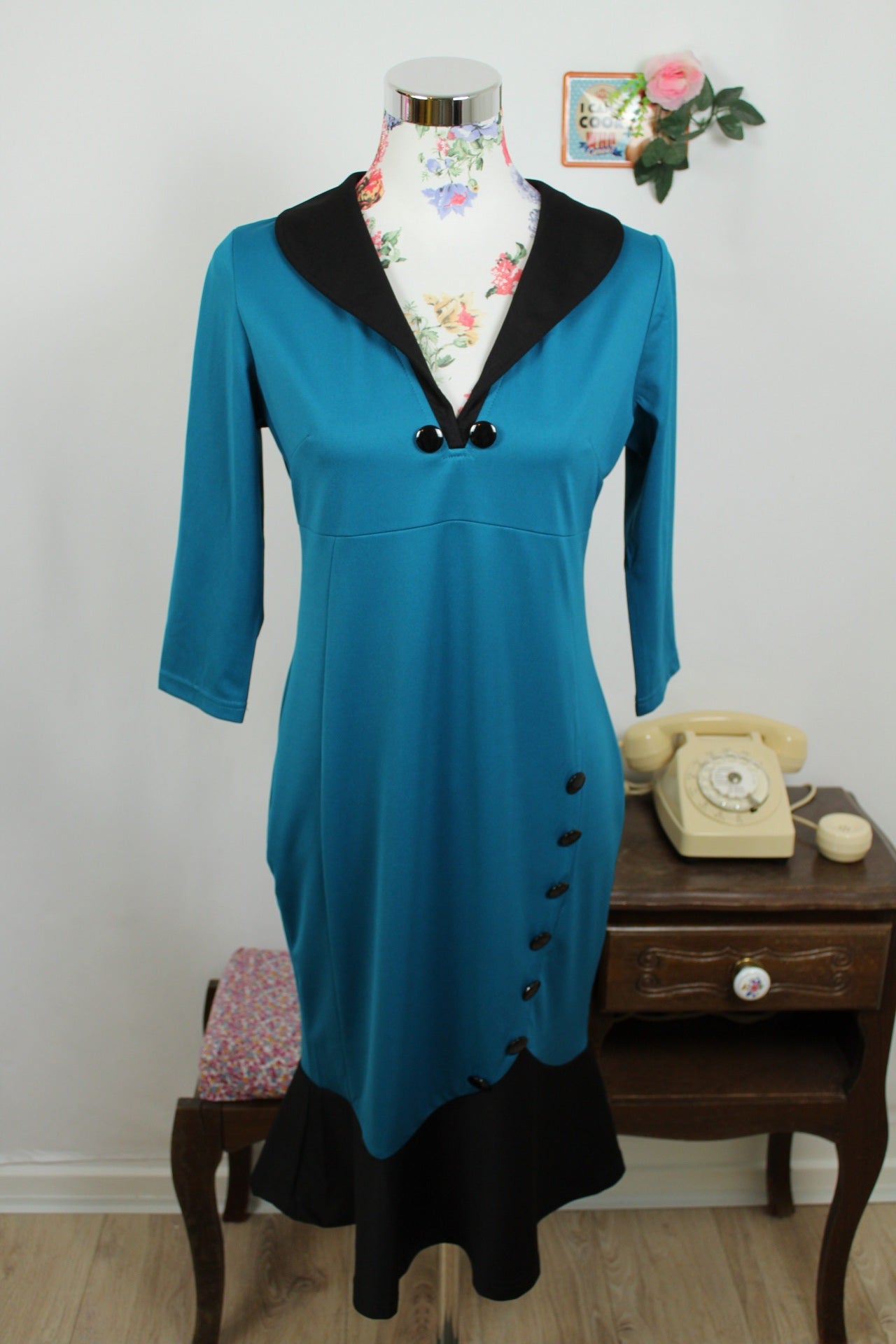 🌸🍒Robe pin-up bleu intense coupe sirène - Nice Forever - Taille 38🍒🌸