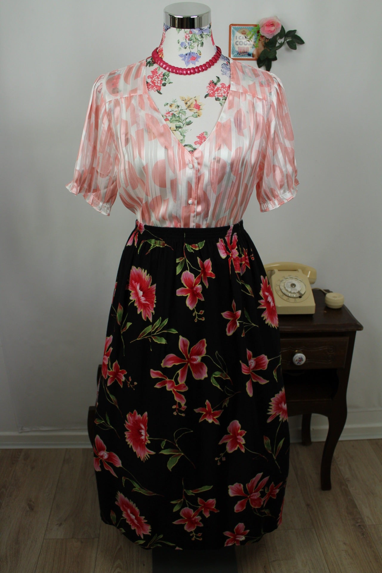 🌸🍒Blouse rétro rayée blanc satiné & demi-sphères rose pastel romantique - Taille 42/44🍒🌸